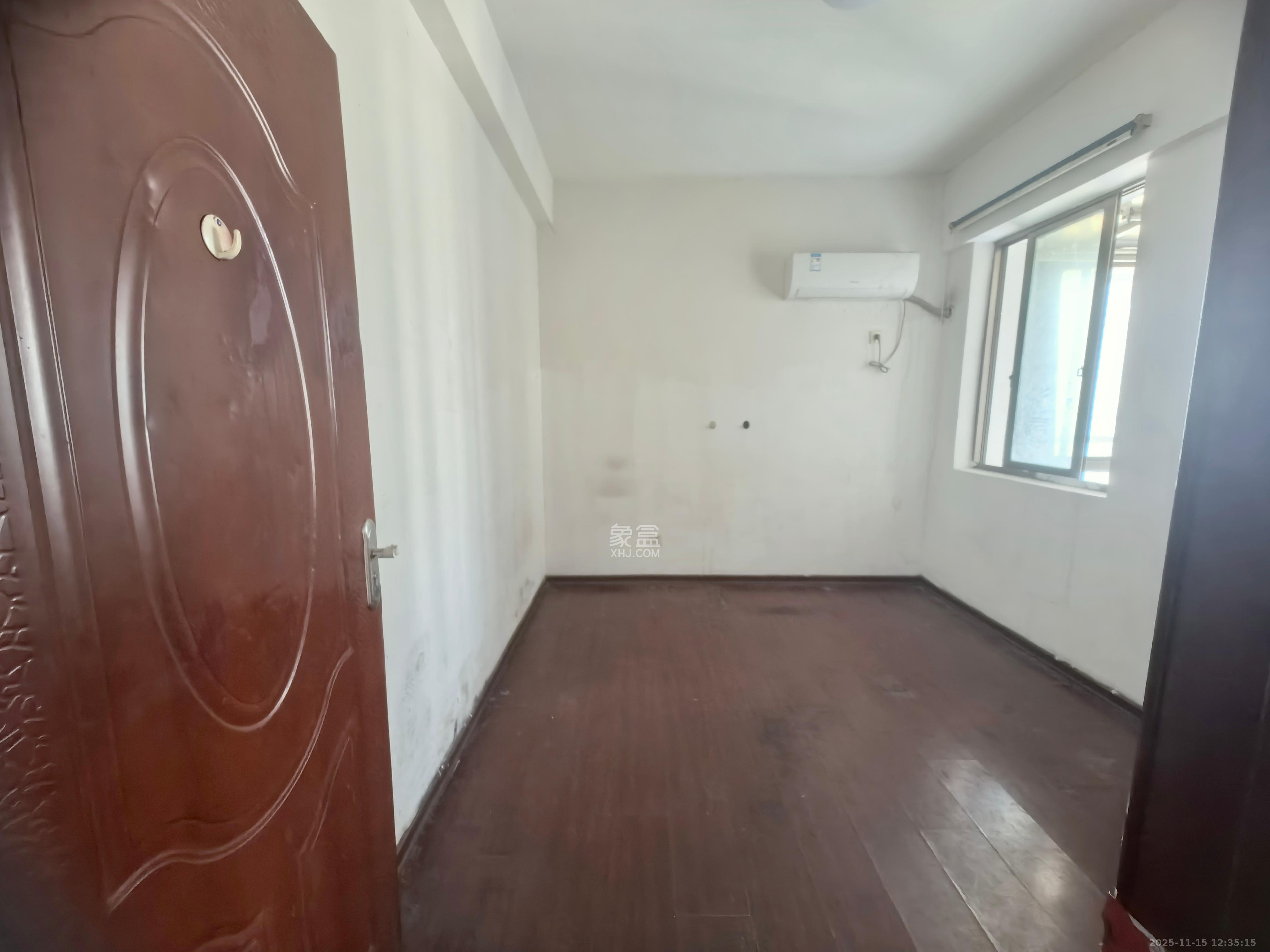 长宝1667  3室2厅2卫    3800.0元/月室内图