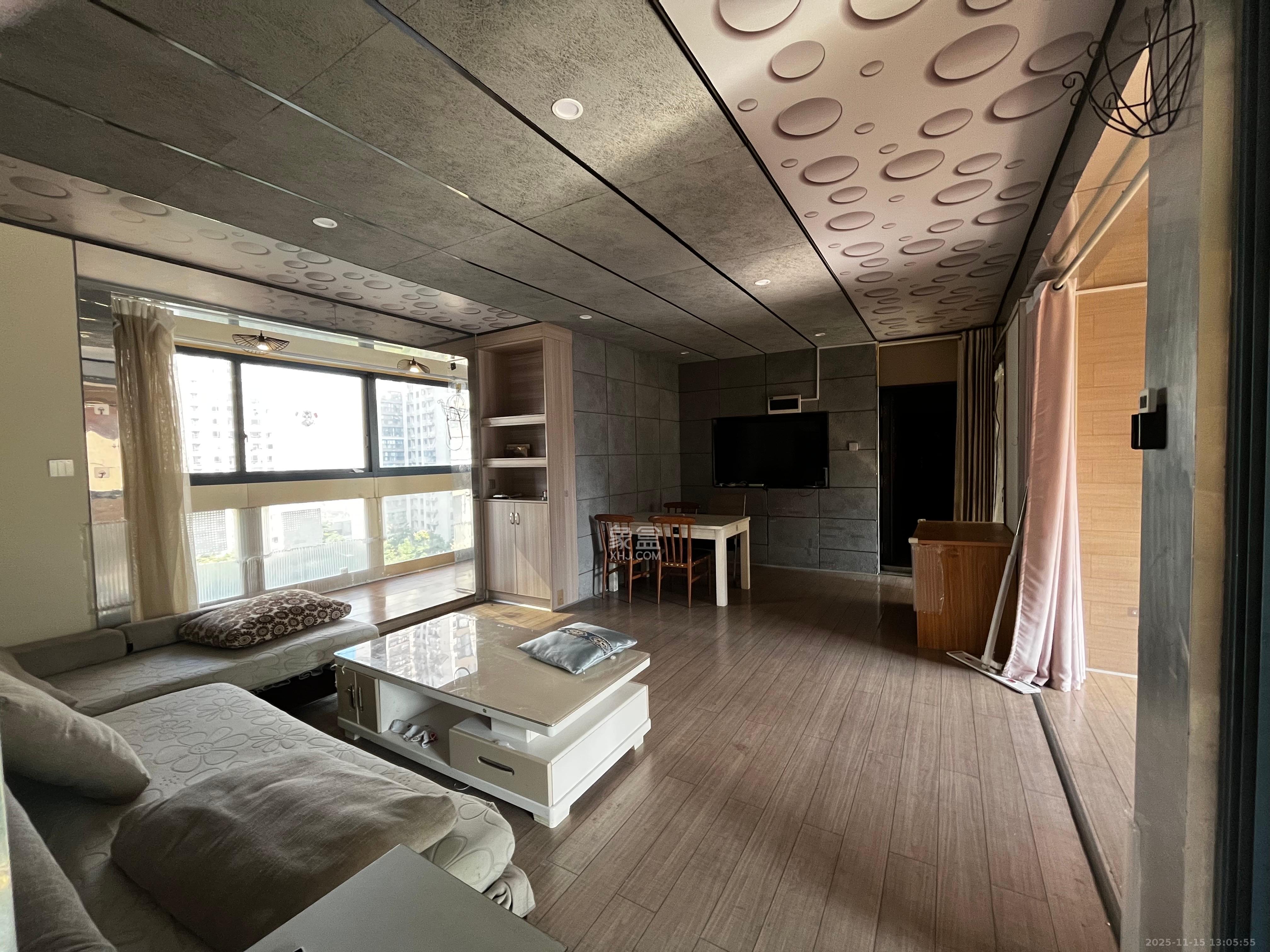 筑梦星园  3室2厅2卫    2000.0元/月室内图