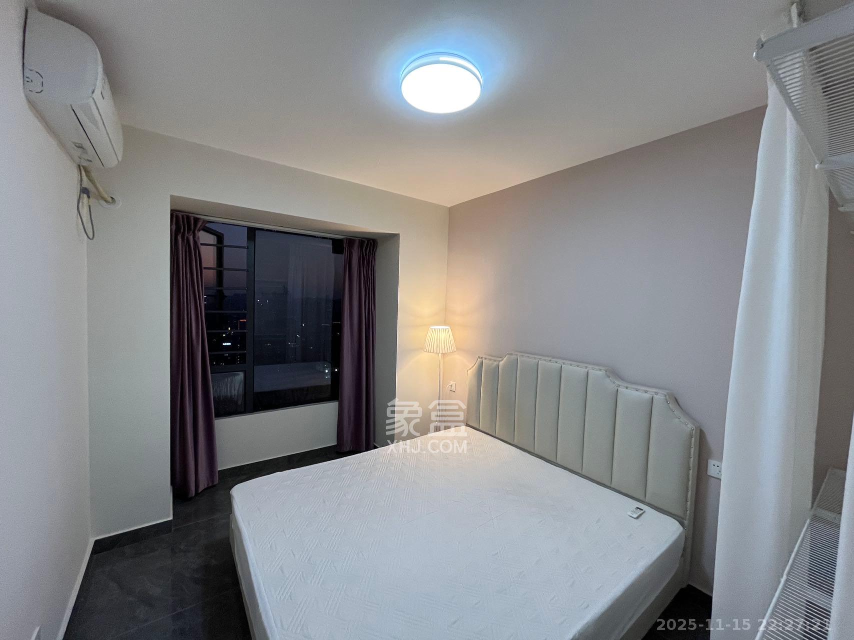 长房云公馆  3室2厅2卫    3000.0元/月室内图