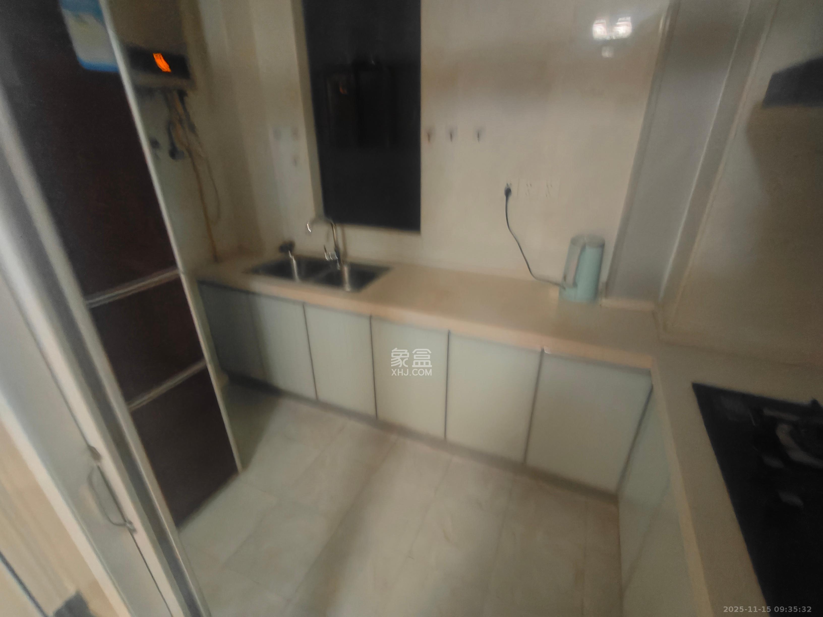 阳光城尚东湾青云苑  3室2厅2卫    2400.0元/月室内图