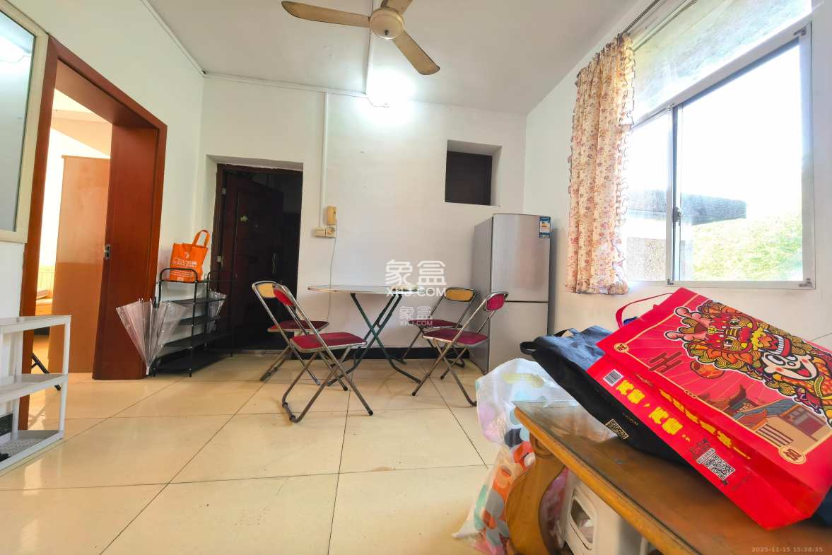 牛角塘社区 2室1厅1卫 1500.0元/月 牛角塘社区 2室1厅1卫 1500.0元/月室内图