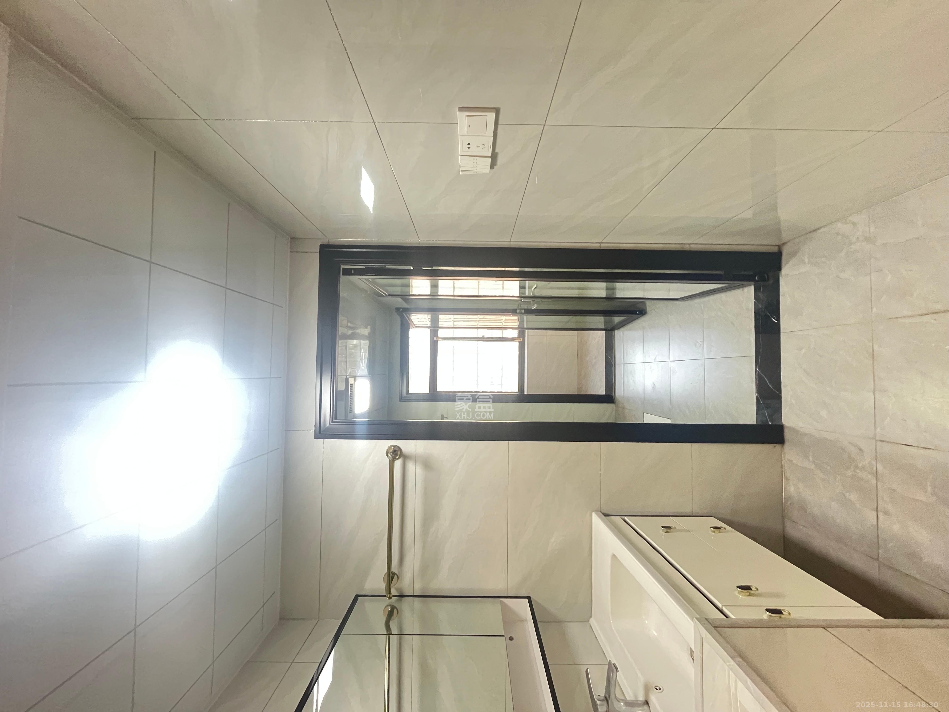 东宜新园  4室2厅2卫    2900.0元/月室内图