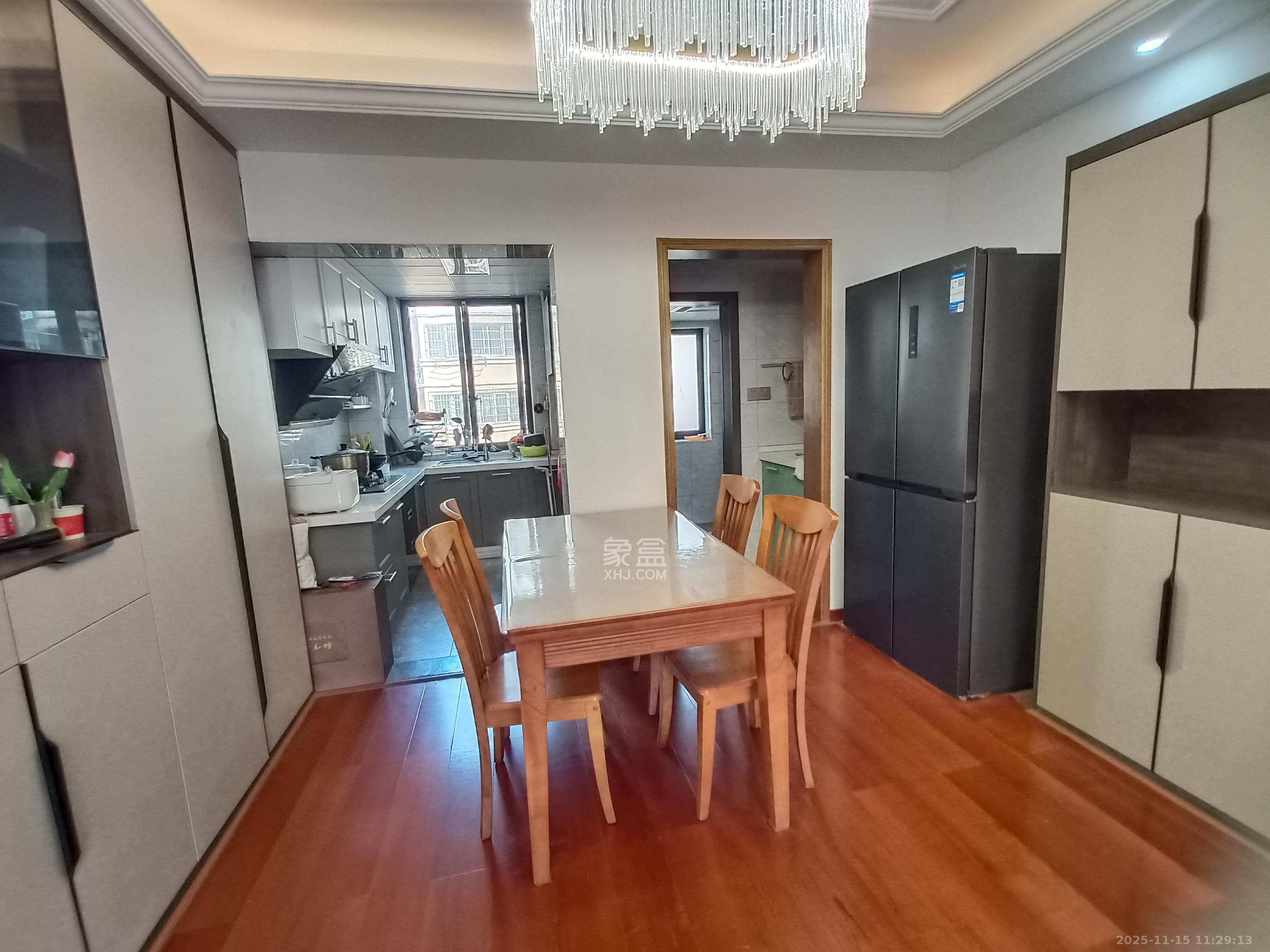 德润园 3室2厅2卫 2800.0元/月 德润园 3室2厅2卫 2800.0元/月室内图