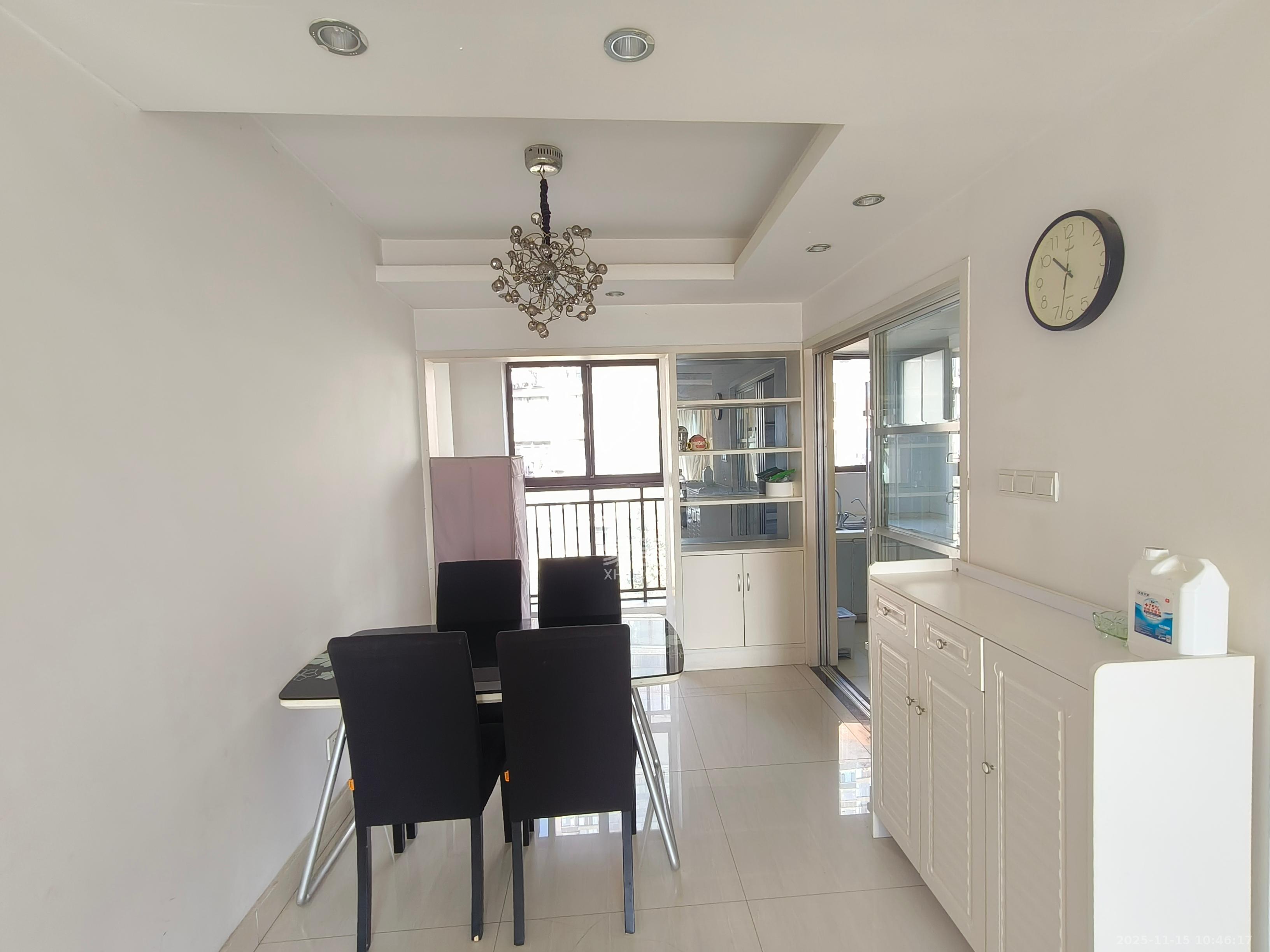 万国城(当代满庭春MOMA)一期 2室2厅1卫 2100.0元/月 万国城(当代满庭春MOMA)一期 2室2厅1卫 2100.0元/月室内图