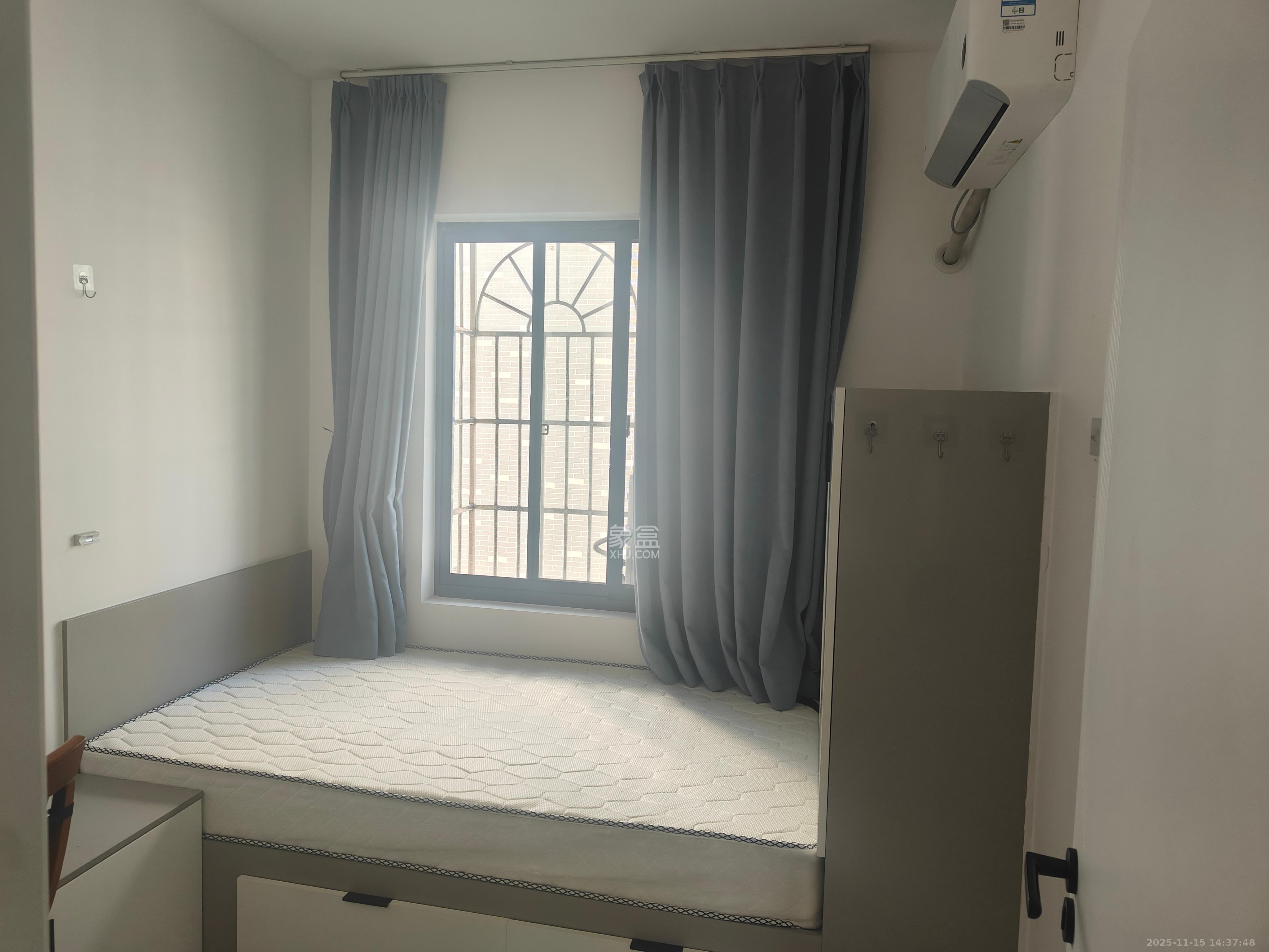 明德宿舍崇文楼(泰安小院) 3室2厅1卫 2900.0元/月 明德宿舍崇文楼(泰安小院) 3室2厅1卫 2900.0元/月室内图