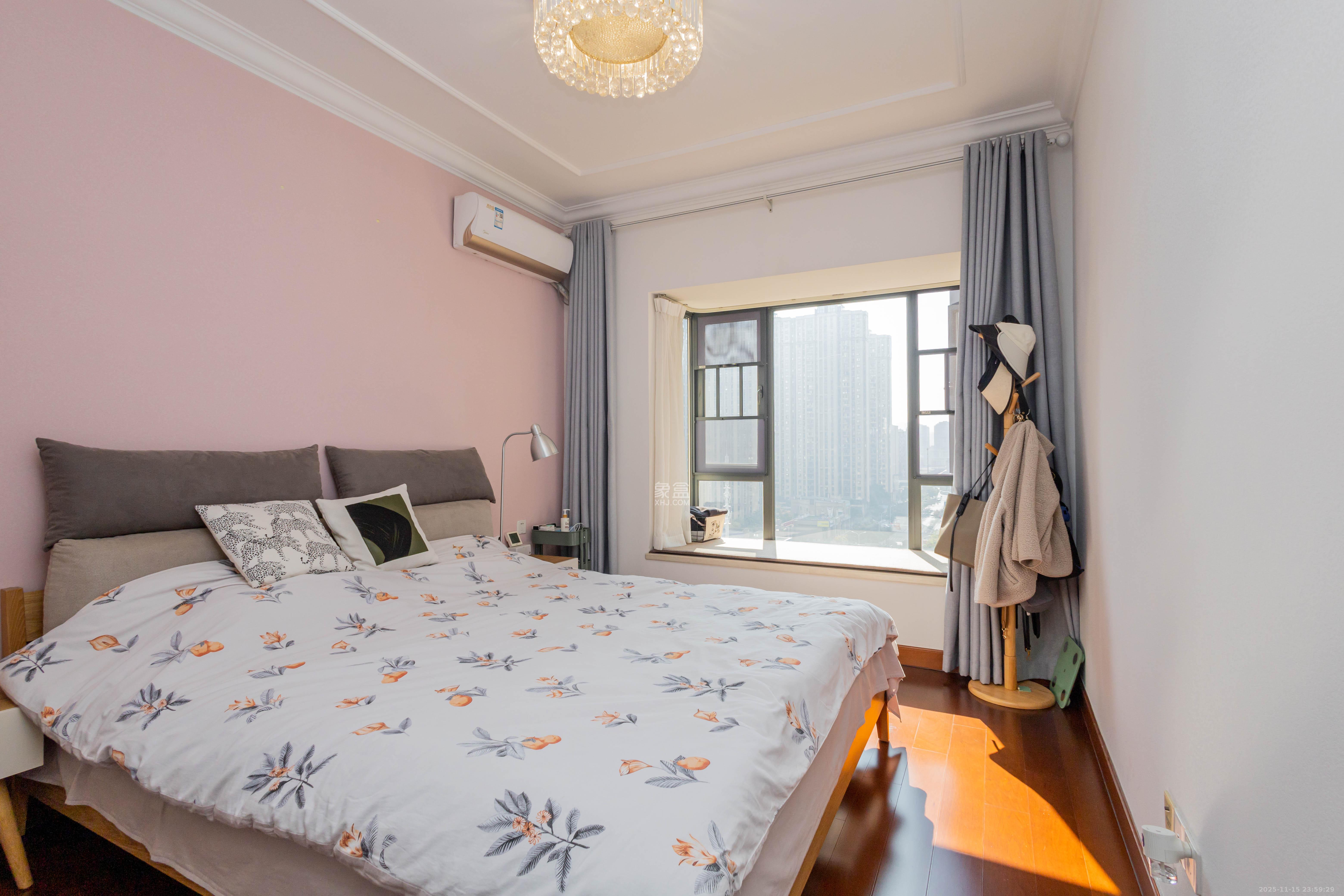 恒大江湾 4室2厅2卫 150.0万 恒大江湾 4室2厅2卫 150.0万卧室