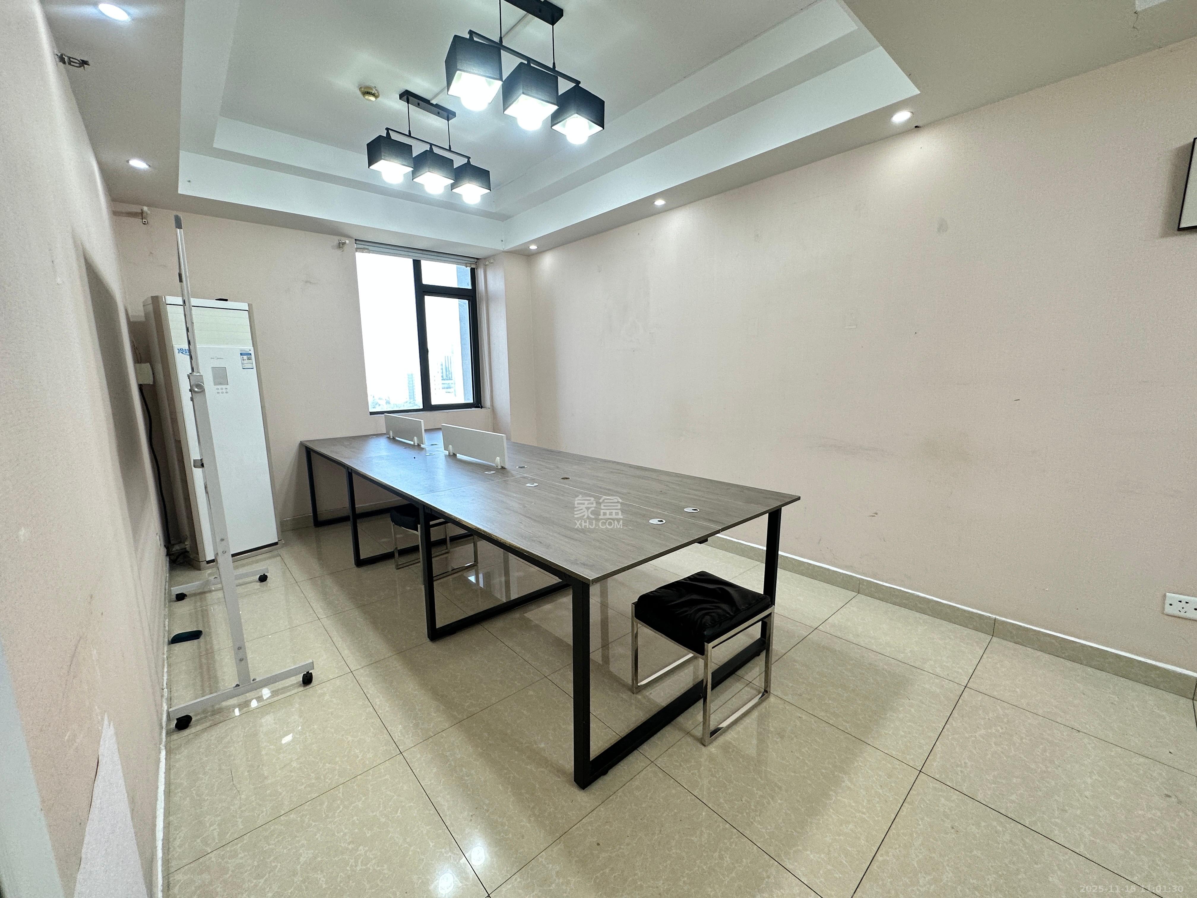 长房中庭国际（东郡华蓉广场）  1室0厅0卫    5000.0元/月室内图