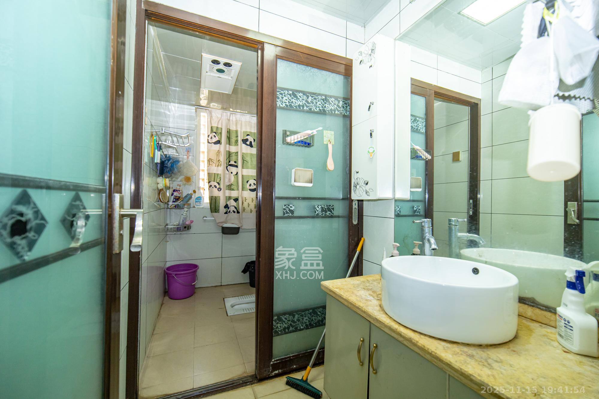 筑梦园  3室2厅2卫    70.0万卫生间