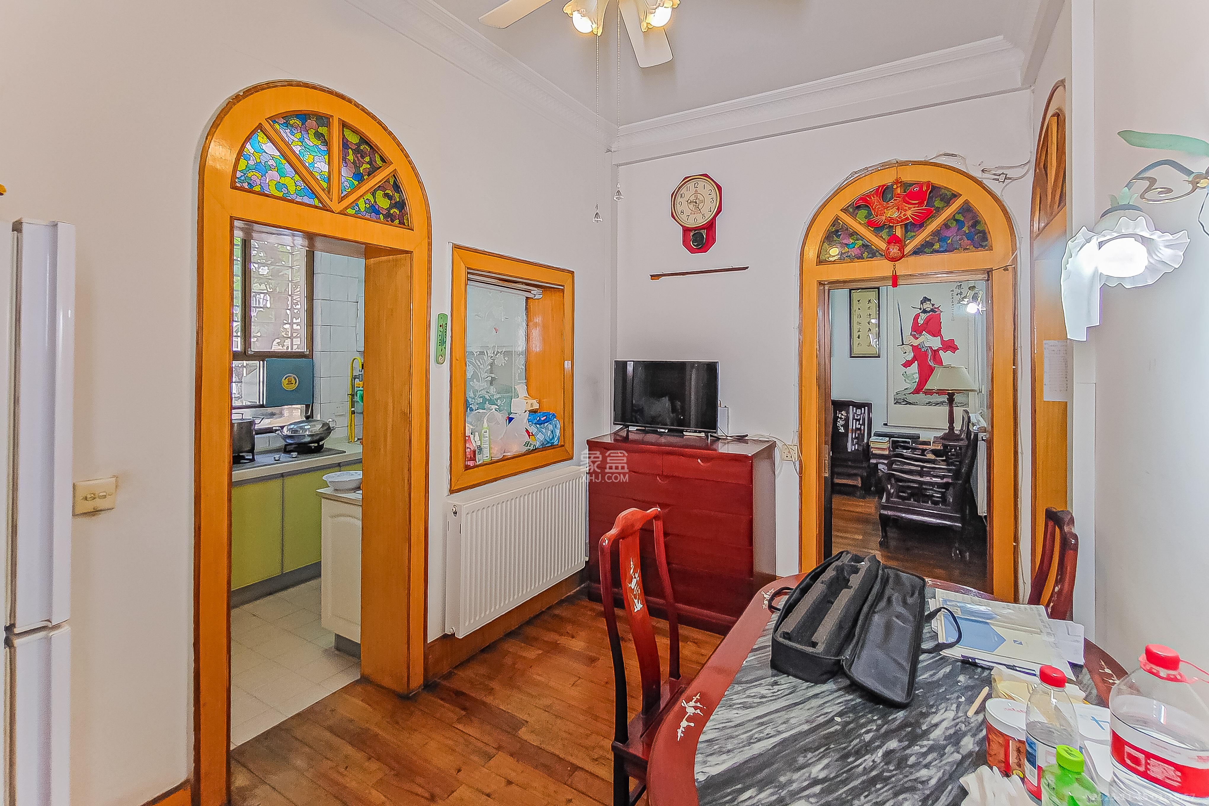 汽贸大厦  2室1厅1卫    80.0万客厅