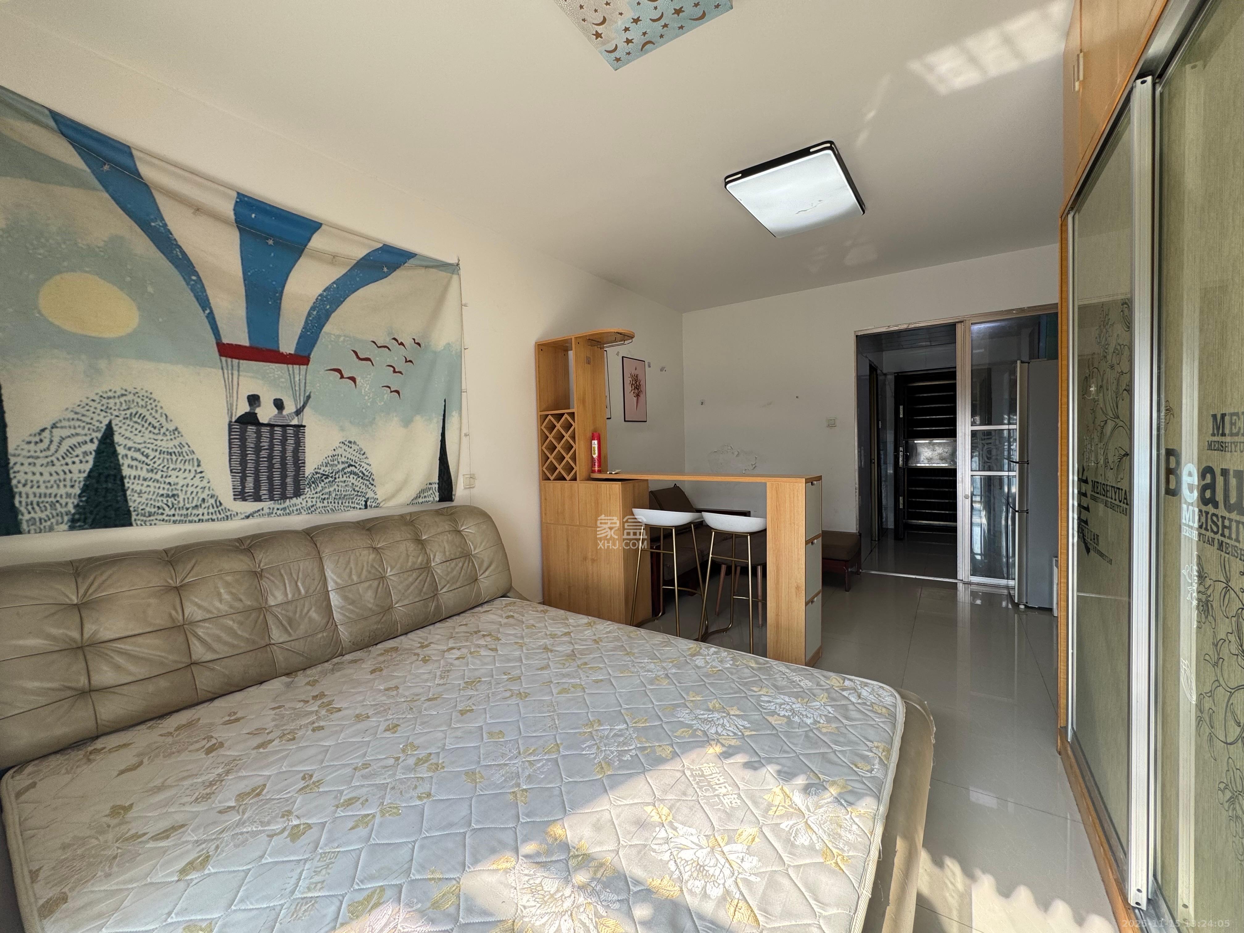 山水华景  1室1厅1卫    1500.0元/月室内图