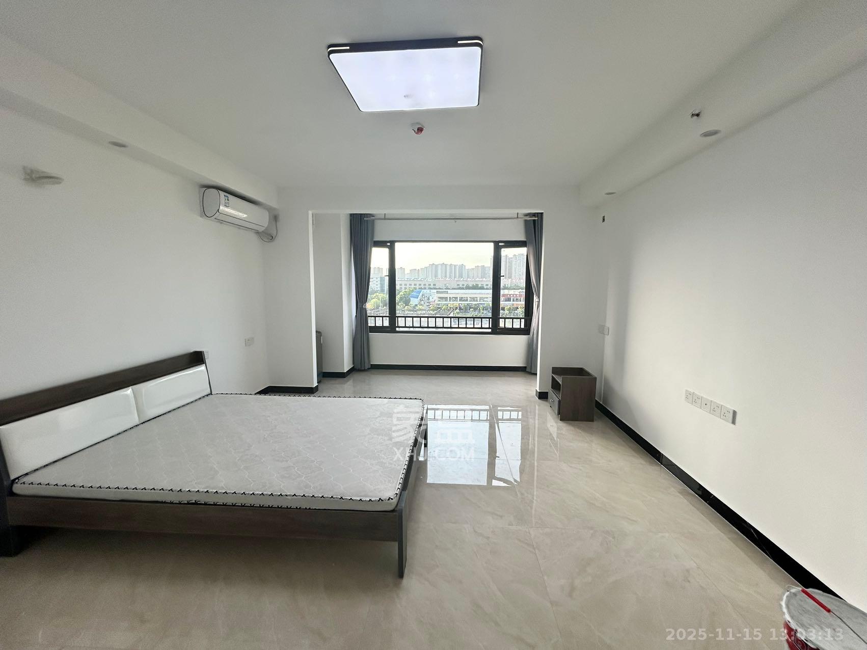 中海珑悦府  1室0厅0卫    1300.0元/月室内图