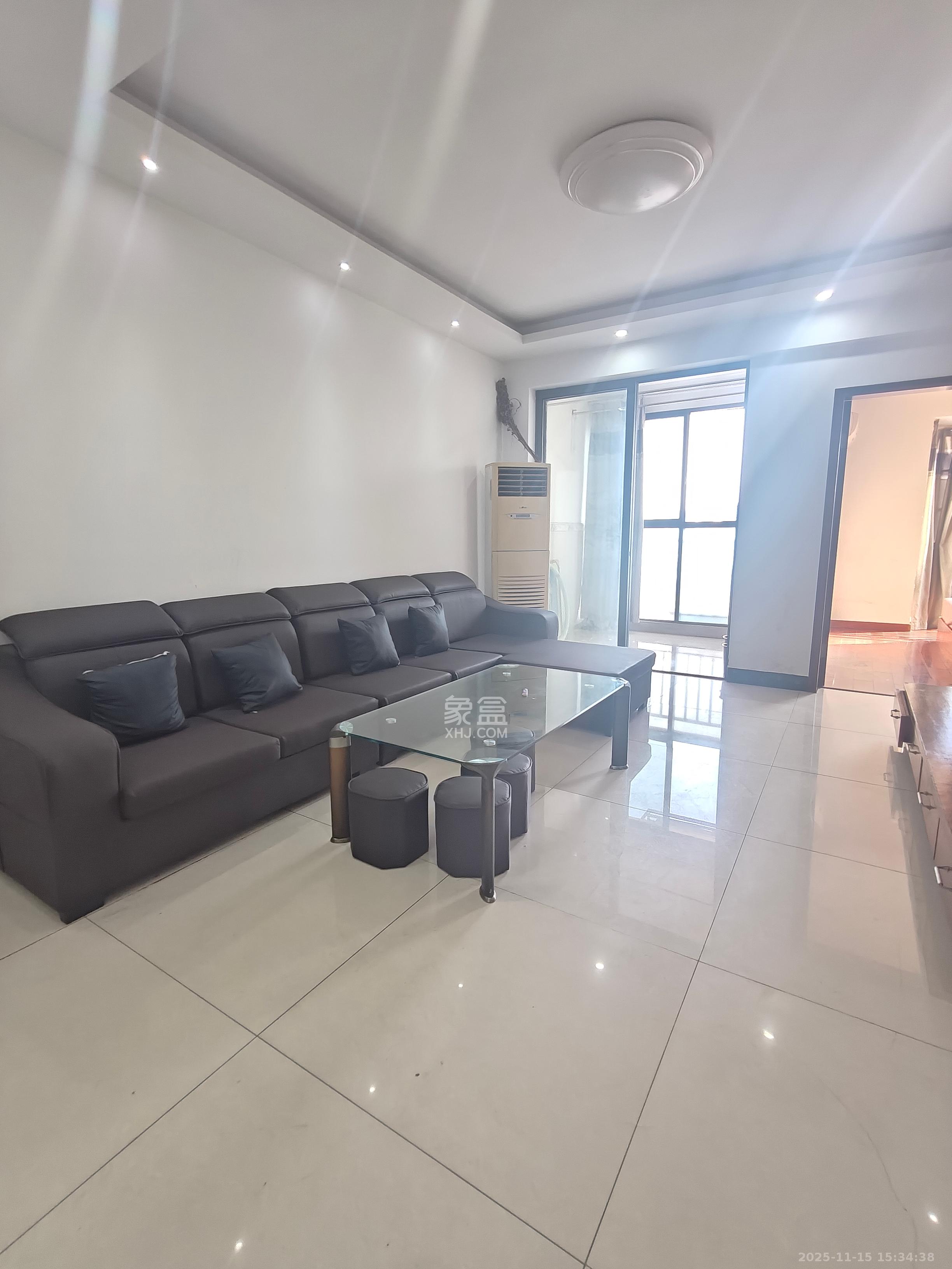 湘域中央  2室1厅1卫    3200.0元/月