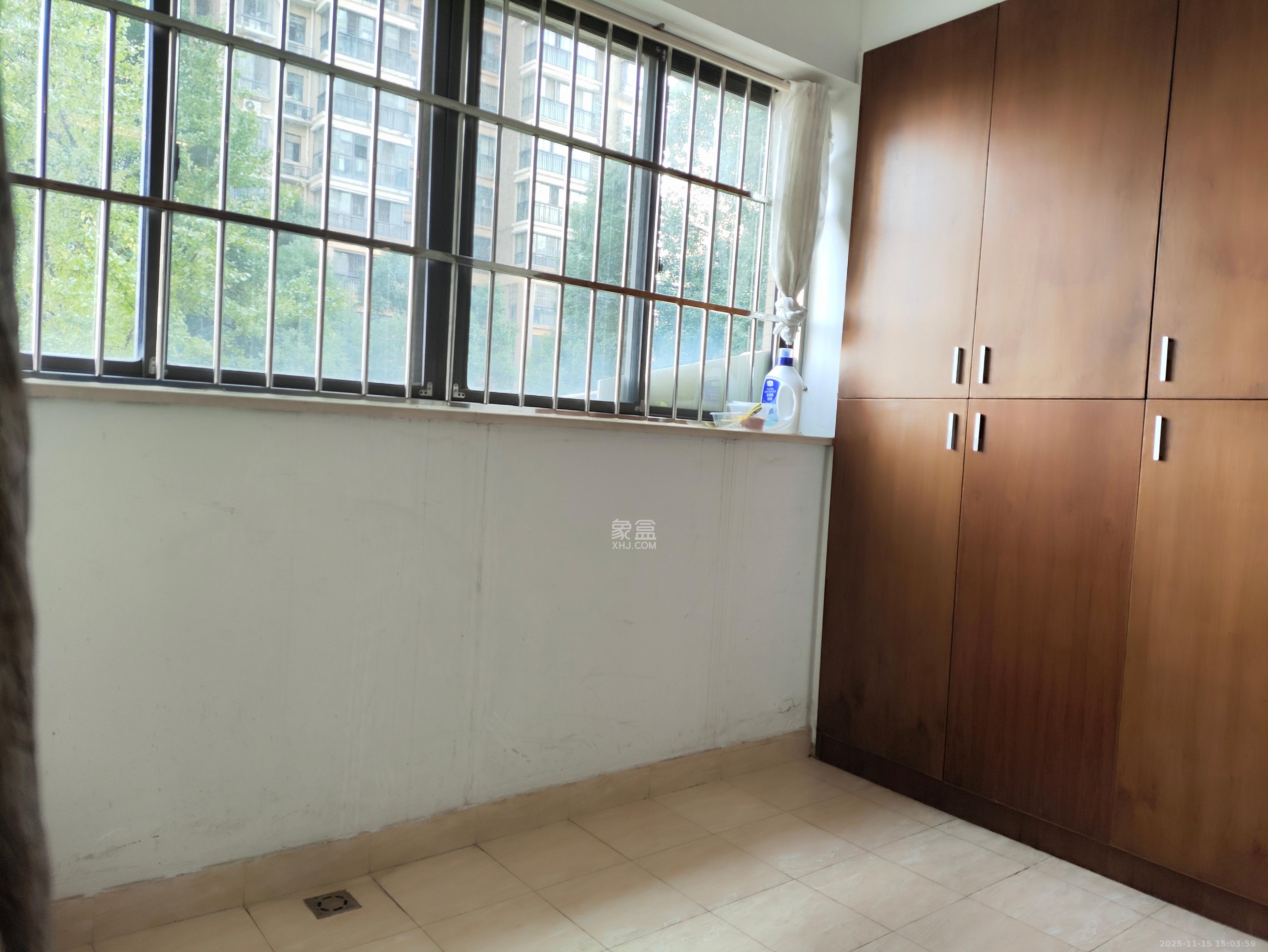 钱隆樽品(一、二、三期)  3室2厅2卫    2500.0元/月室内图