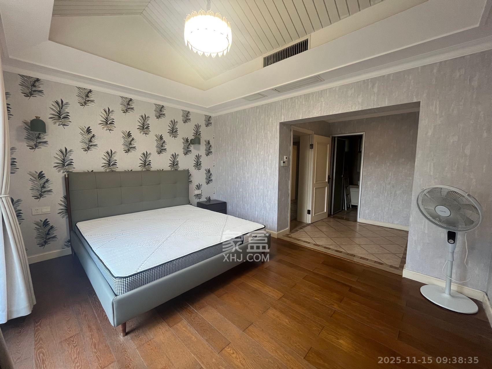 麓山恋迪亚溪谷  5室2厅3卫    7000.0元/月室内图