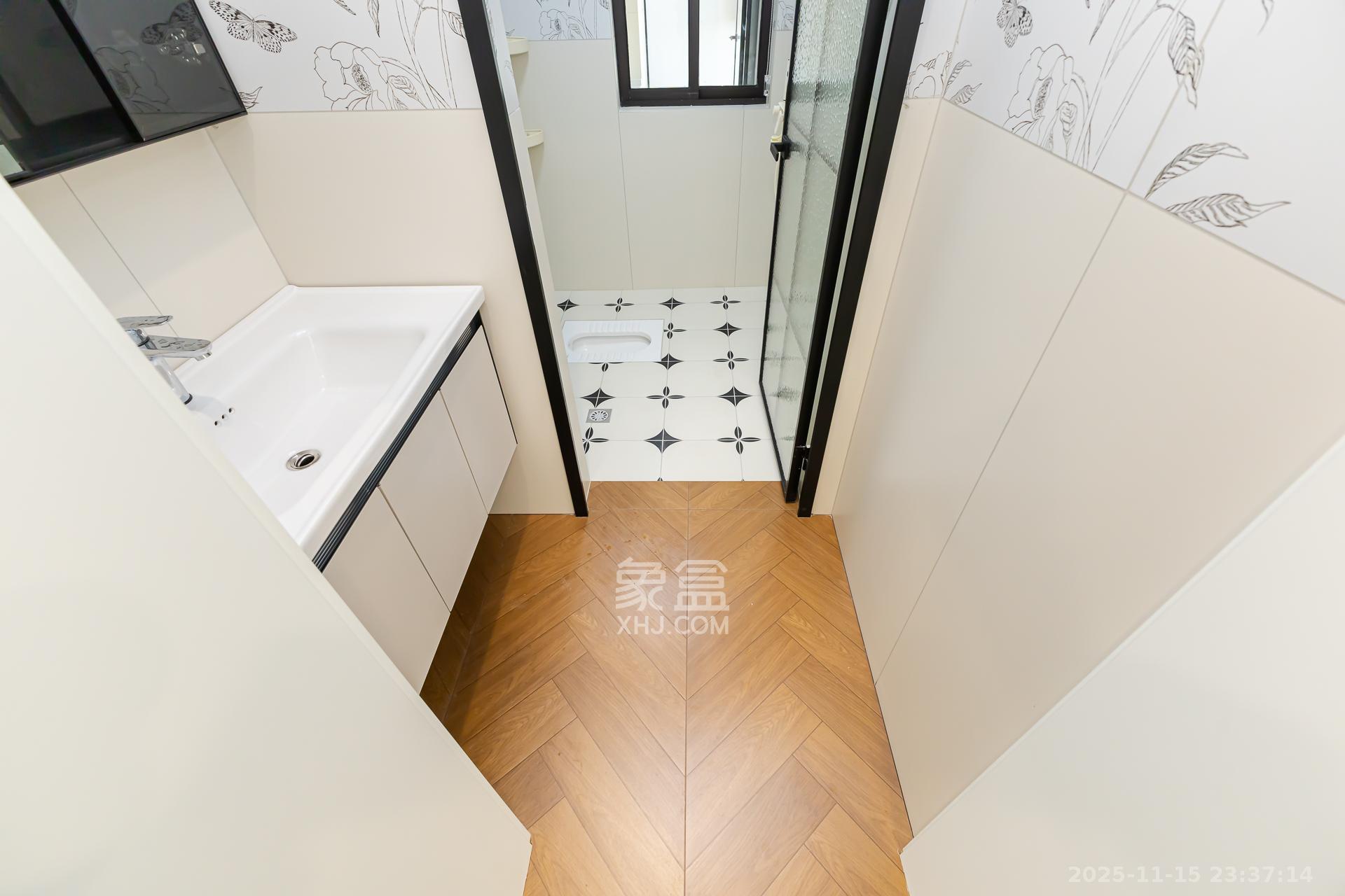 乾源国际 3室2厅2卫 89.8万 乾源国际 3室2厅2卫 89.8万卫生间