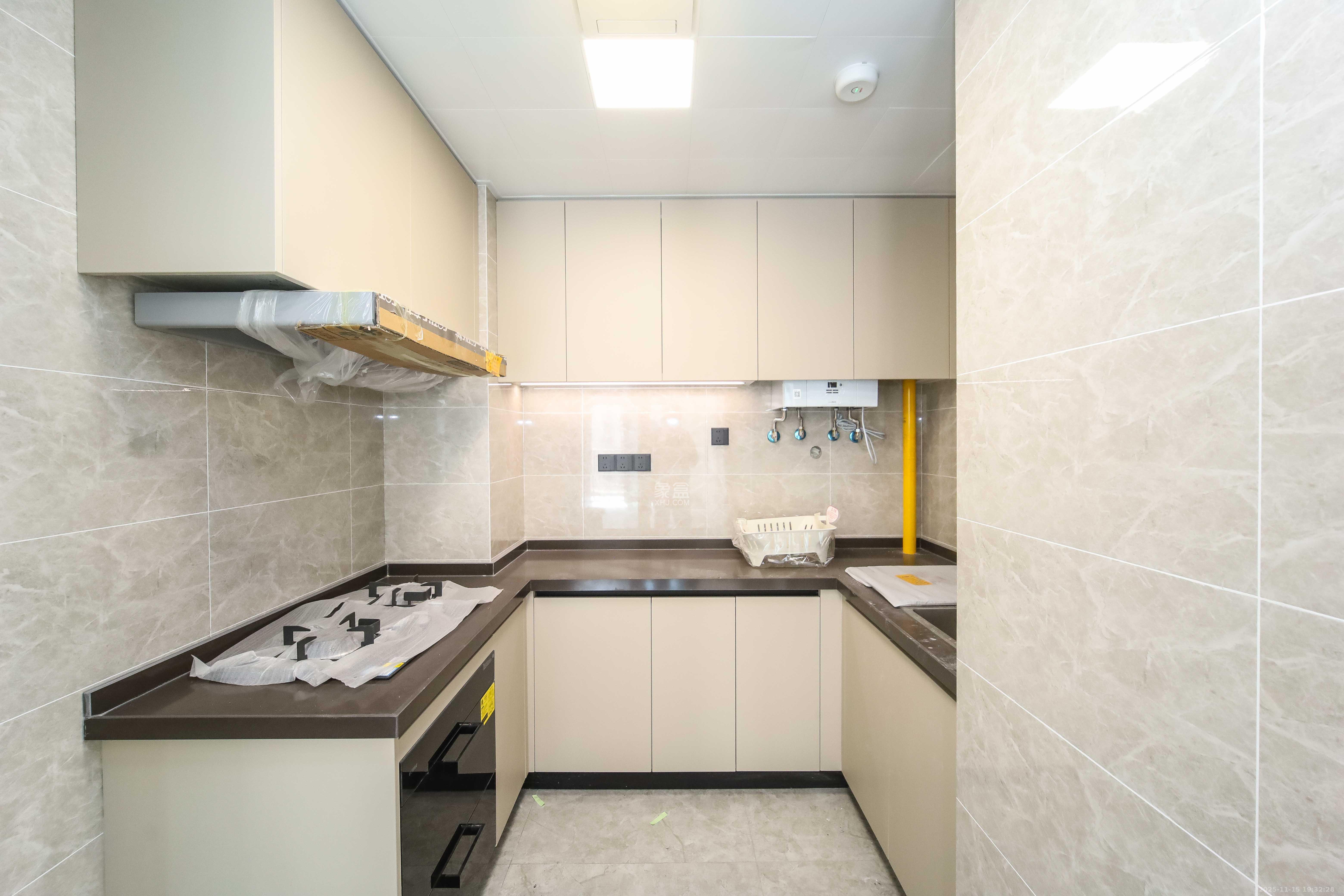 德奥上河城章  3室2厅1卫    152.0万厨房