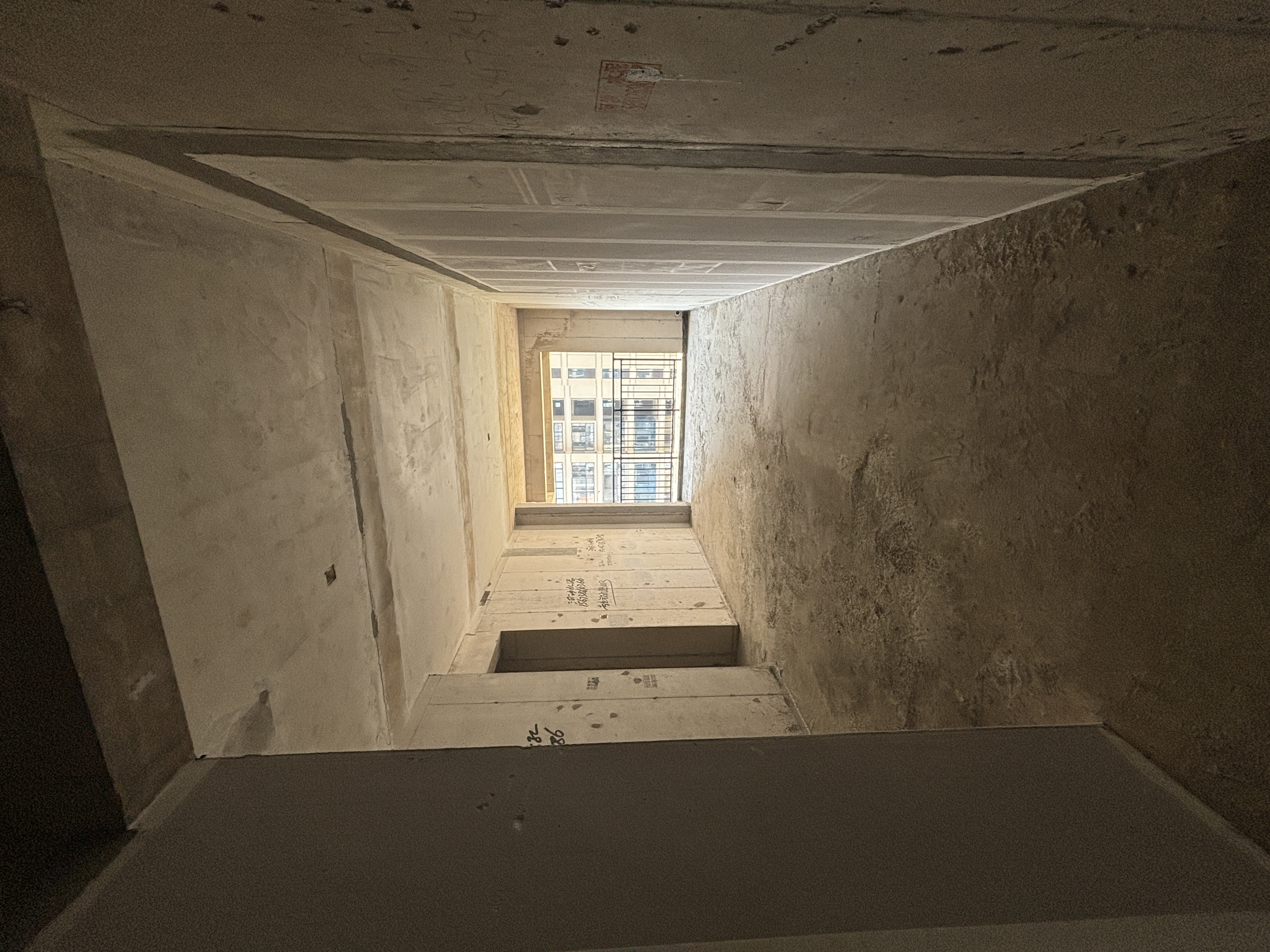 湘中府央玺 3室1厅2卫 64.0万 湘中府央玺 3室1厅2卫 64.0万客厅