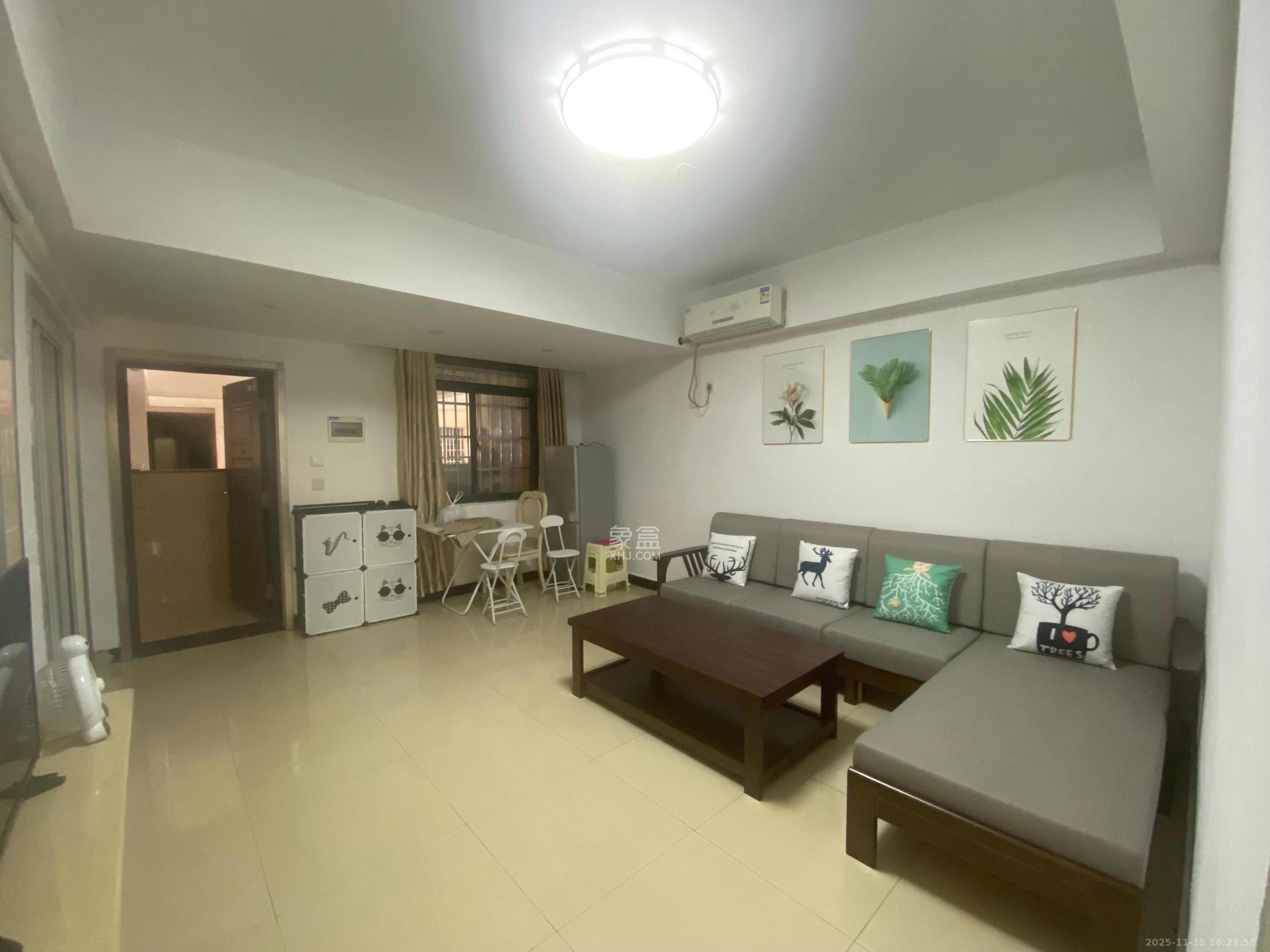 蓝湾国际广场  2室1厅1卫    2300.0元/月室内图