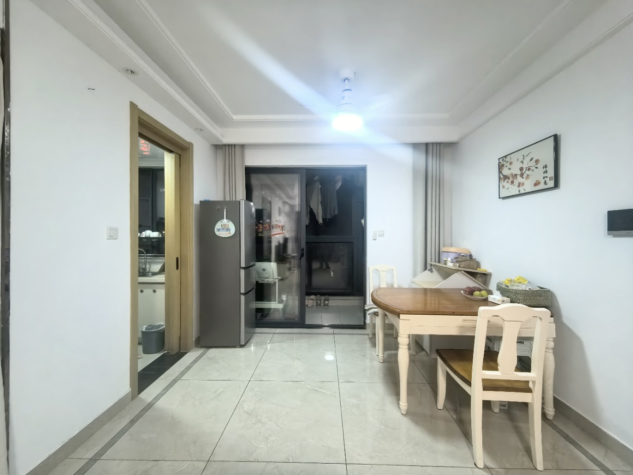 伊泰天骄三期  2室2厅1卫    2000.0元/月室内图