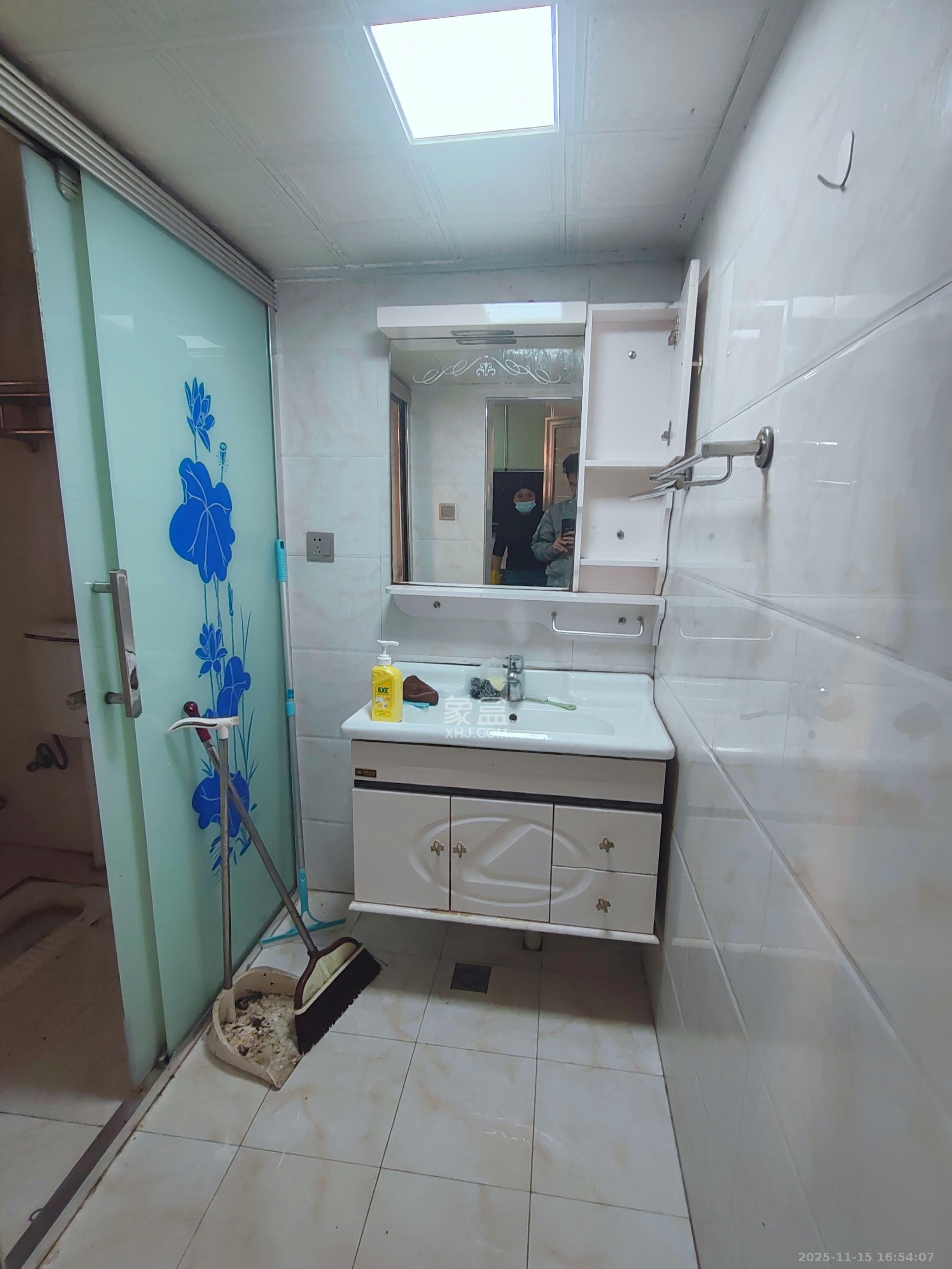 骑龙安置小区  2室2厅1卫    1800.0元/月室内图