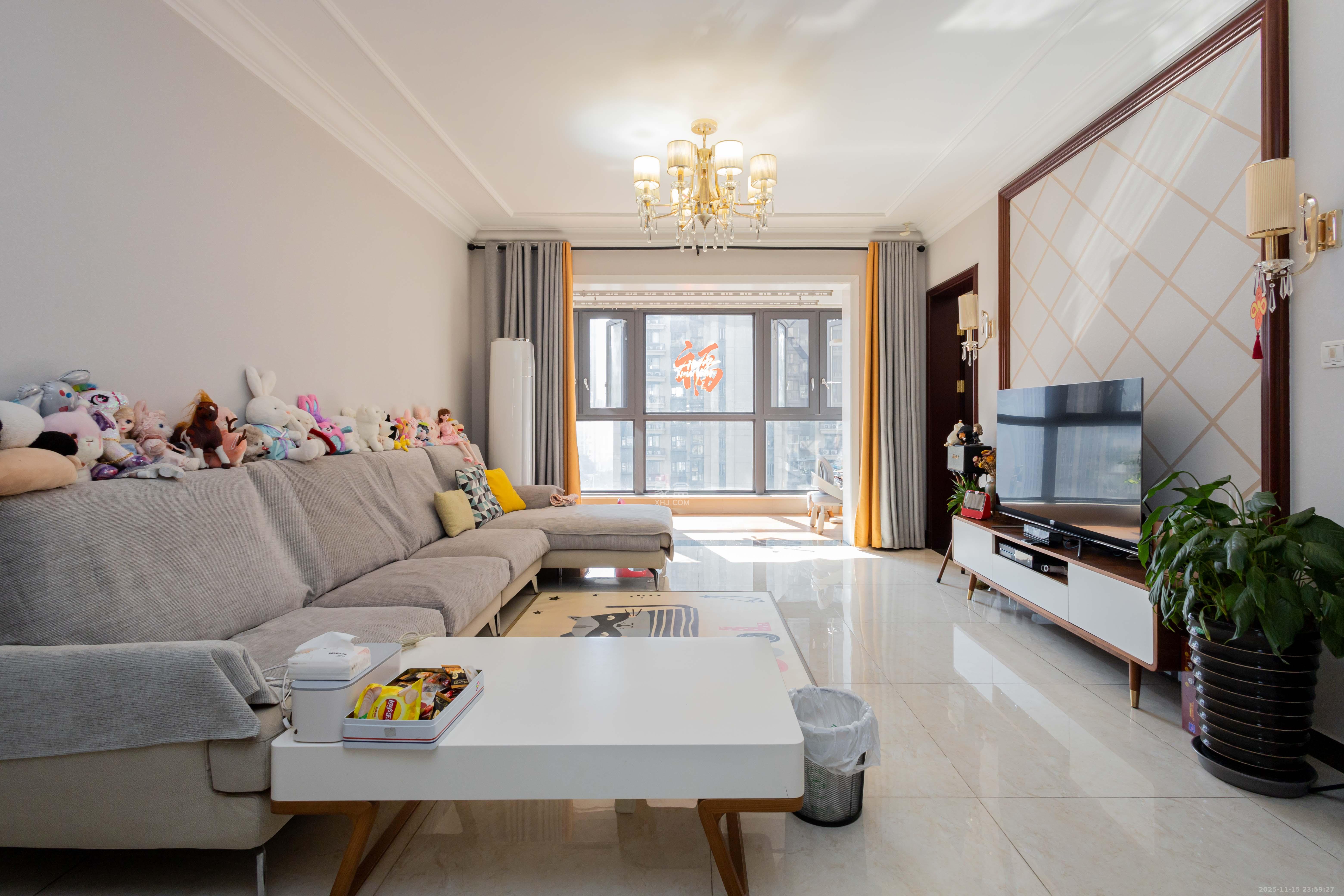 恒大江湾  4室2厅2卫    150.0万客厅