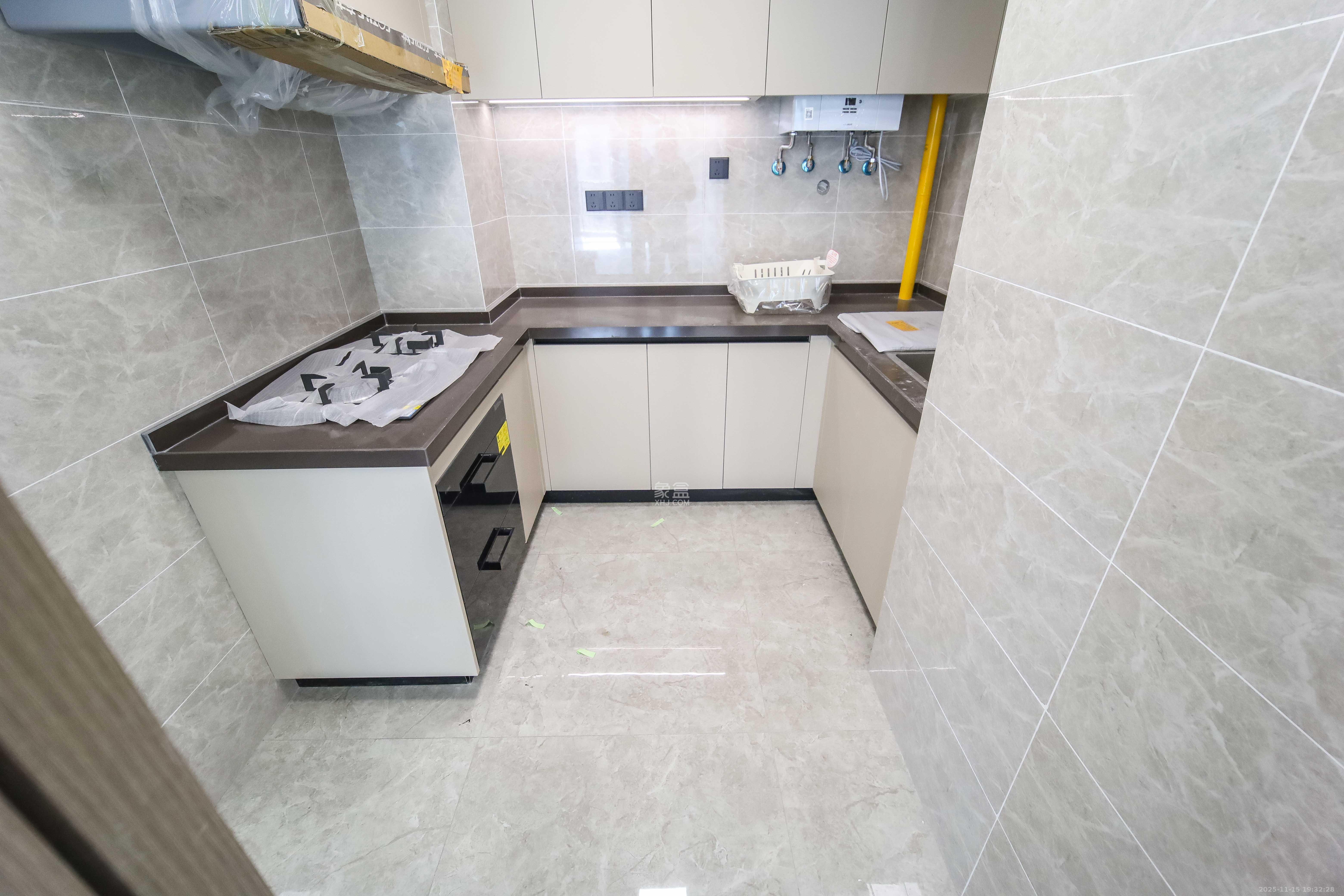 德奥上河城章  3室2厅1卫    152.0万厨房