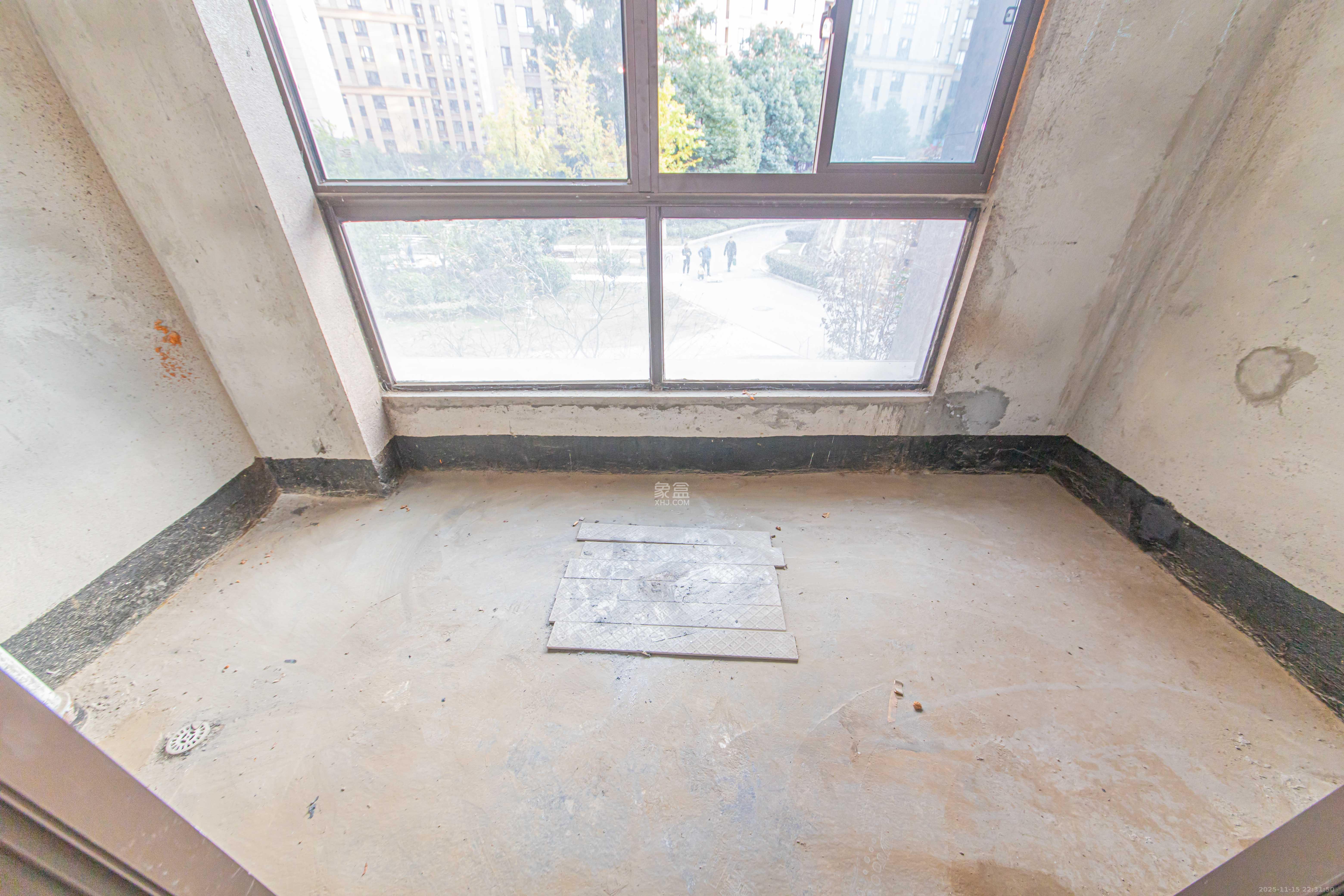 鑫远悦城（鑫远悦时代）  3室2厅1卫    77.0万阳台