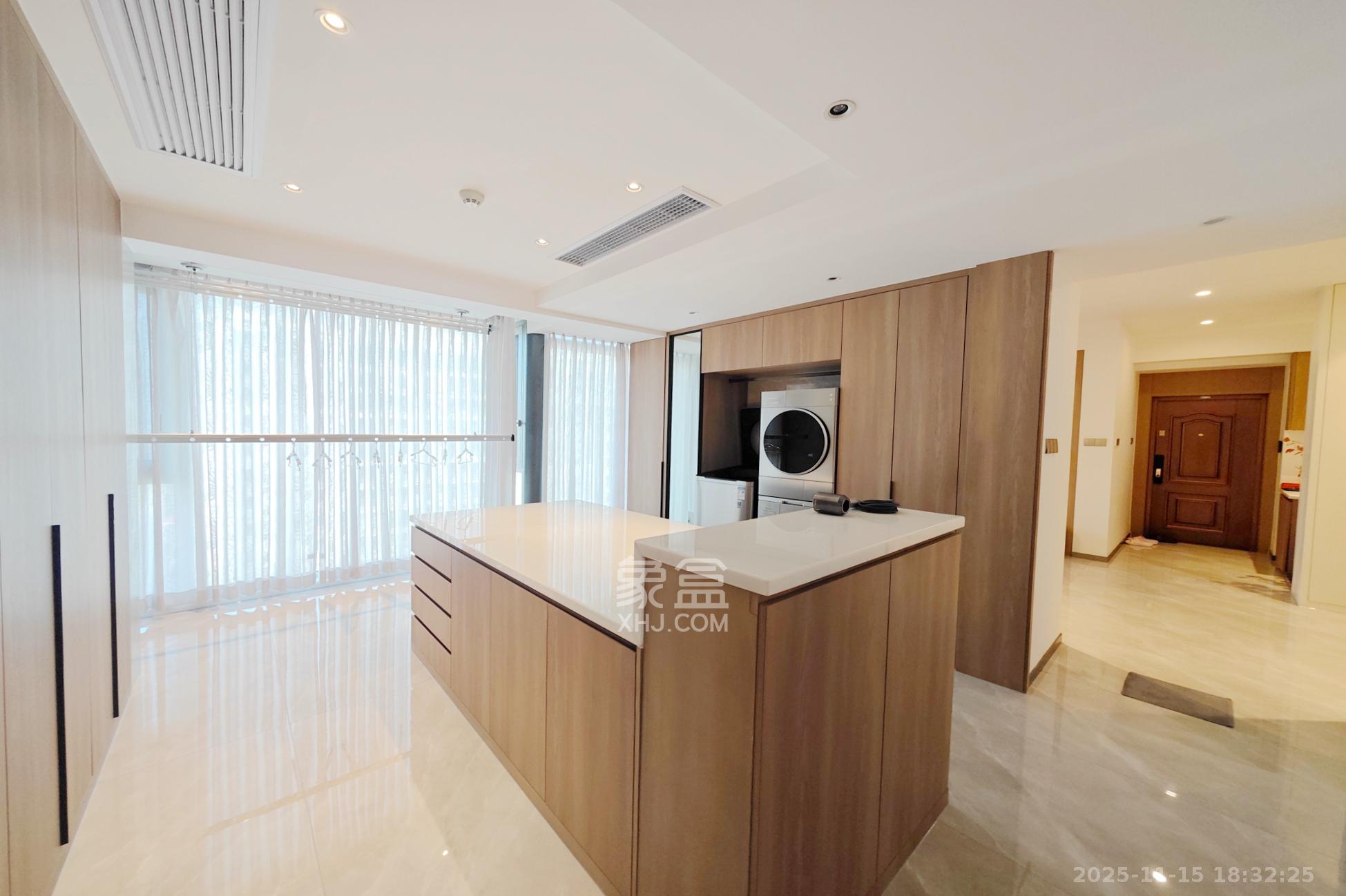 天翼花园(中国电信单位房) 4室2厅2卫 230.0万 天翼花园(中国电信单位房) 4室2厅2卫 230.0万卧室