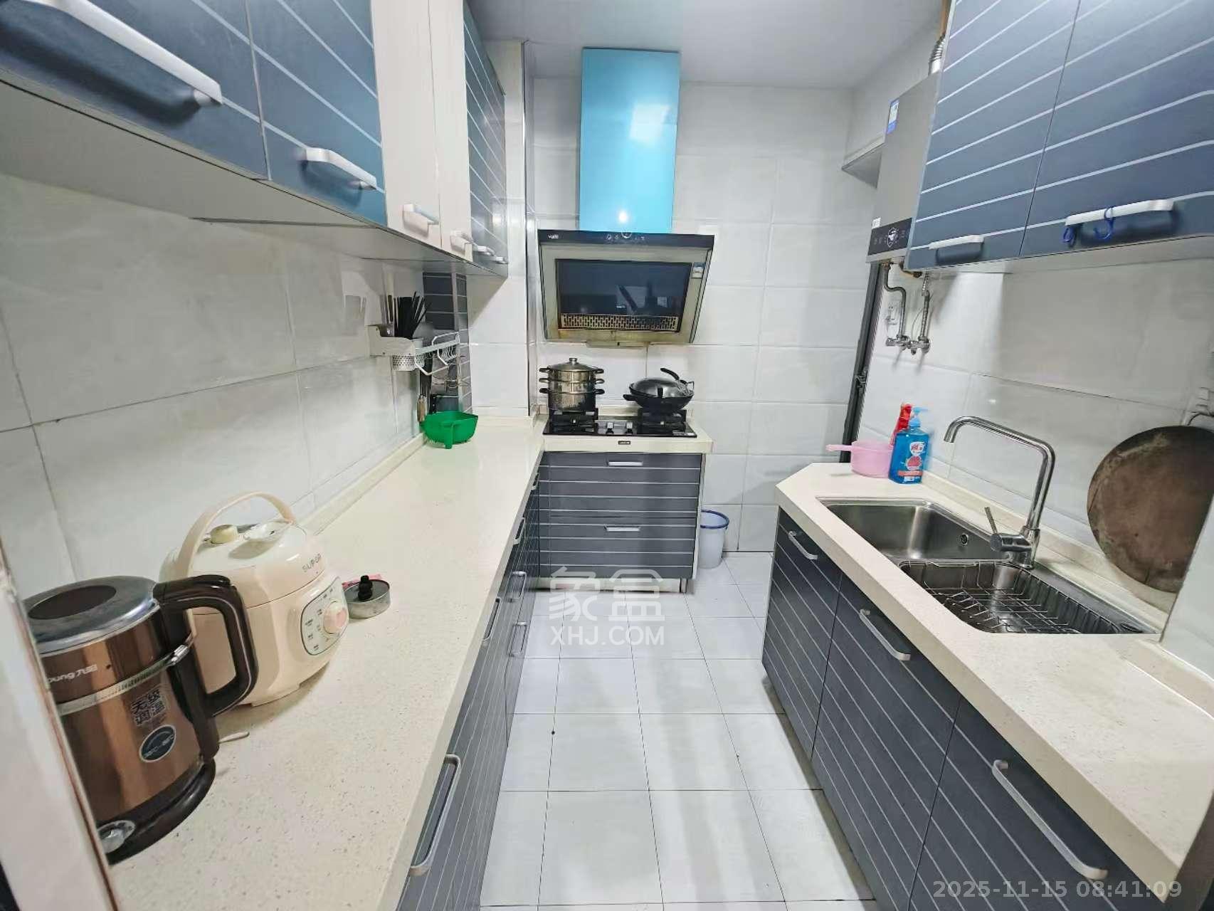 上河国际C区  3室2厅1卫    2600.0元/月室内图