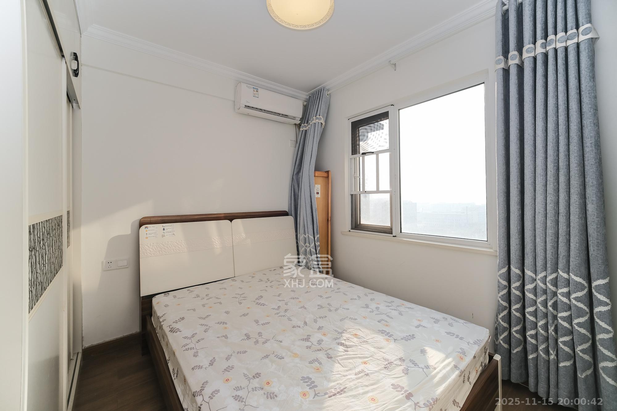 保利香槟国际  3室2厅1卫    66.8万卧室