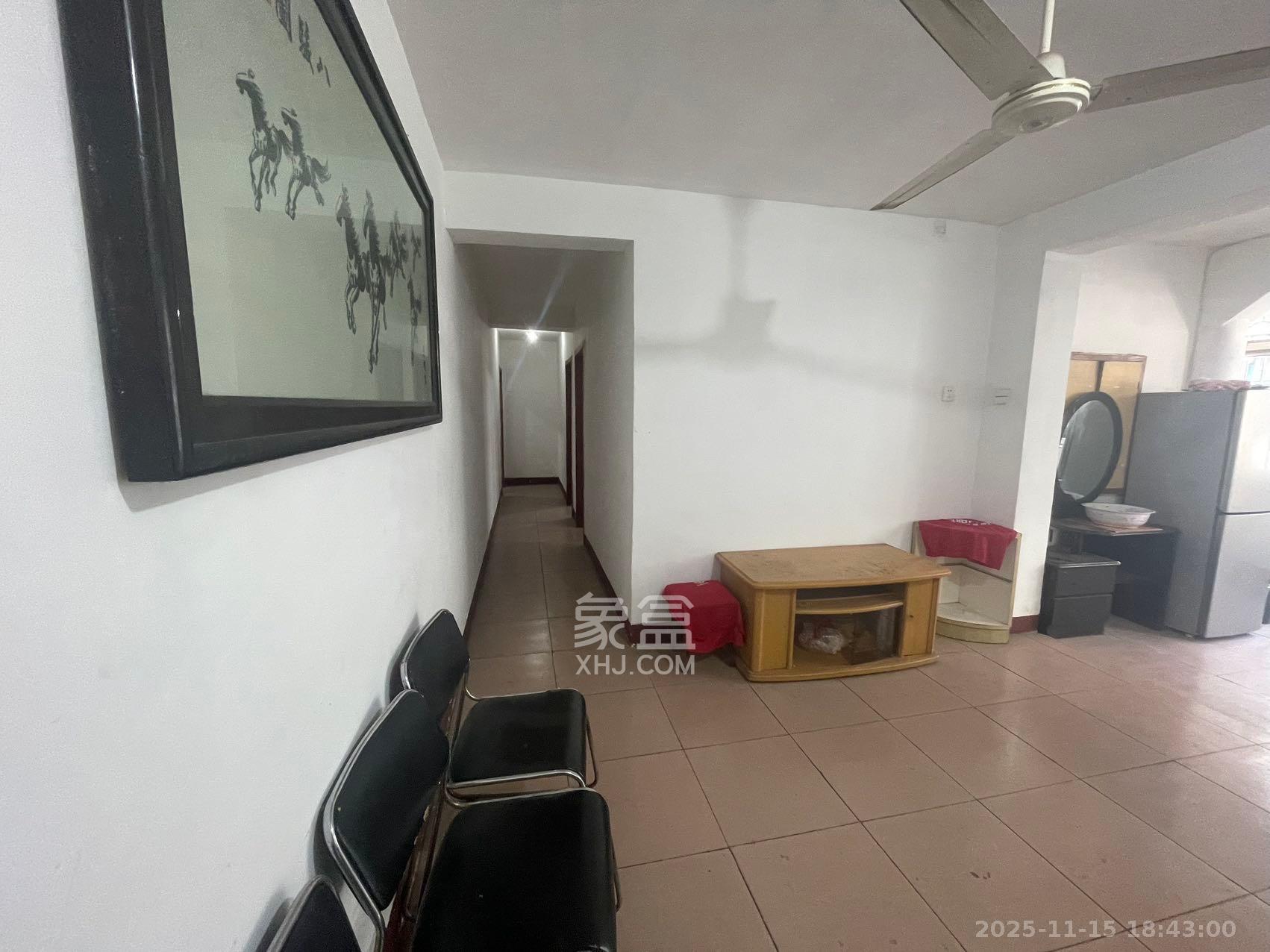 学宫街散盘  1室0厅0卫    2400.0元/月室内图