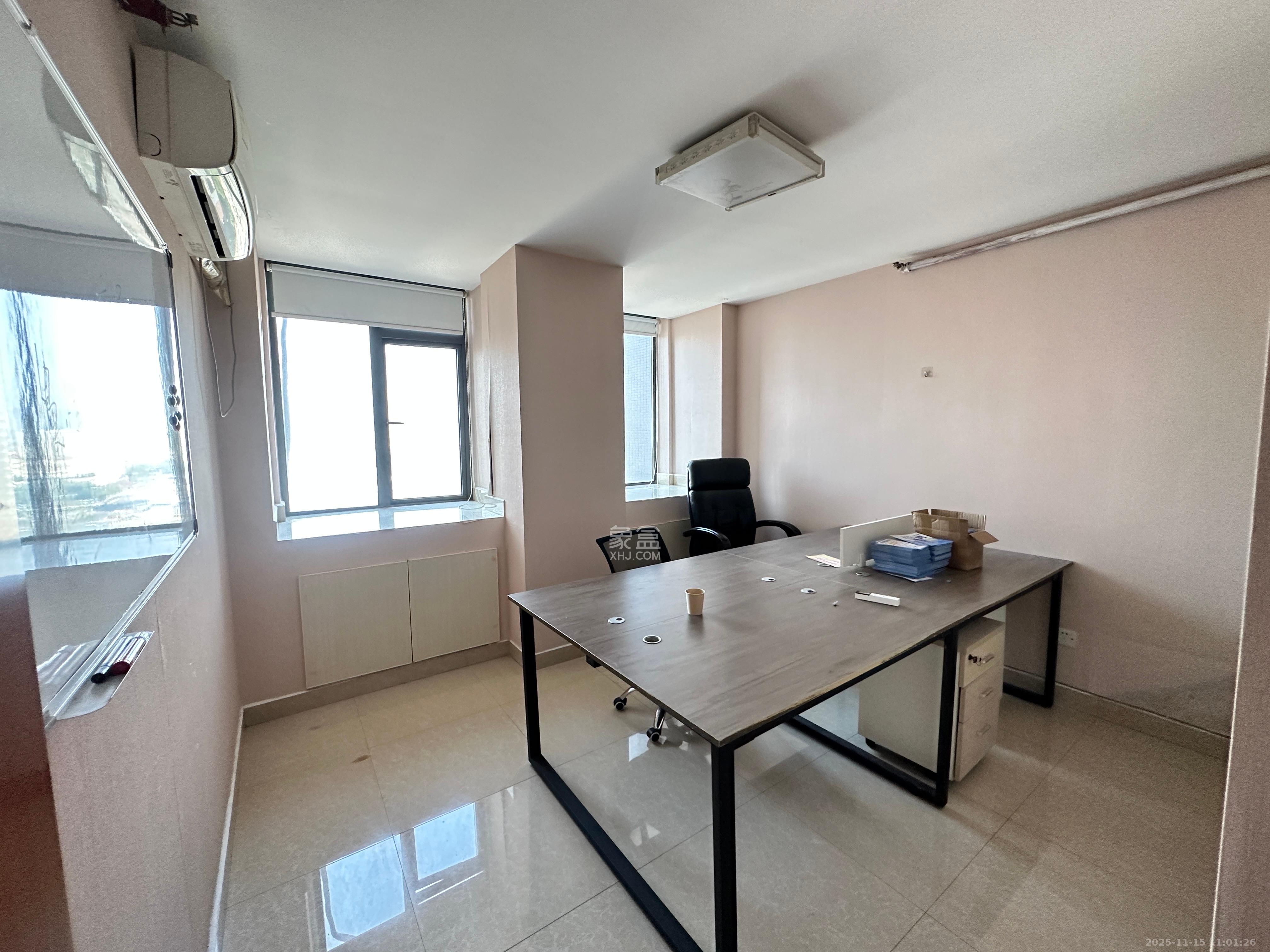 长房中庭国际(东郡华蓉广场) 1室0厅0卫 5000.0元/月 长房中庭国际(东郡华蓉广场) 1室0厅0卫 5000.0元/月室内图