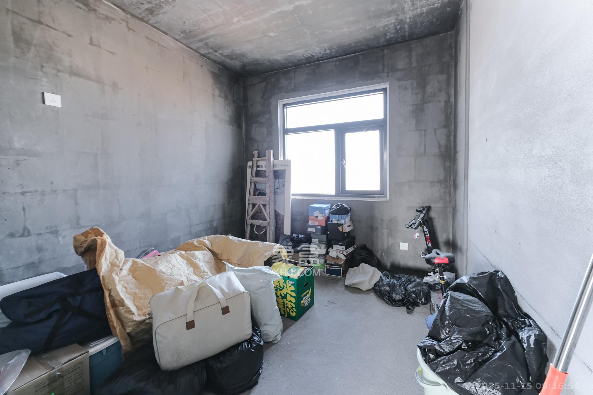 和悦城(蟠龙景苑) 3室2厅2卫 70.0万 和悦城(蟠龙景苑) 3室2厅2卫 70.0万卧室