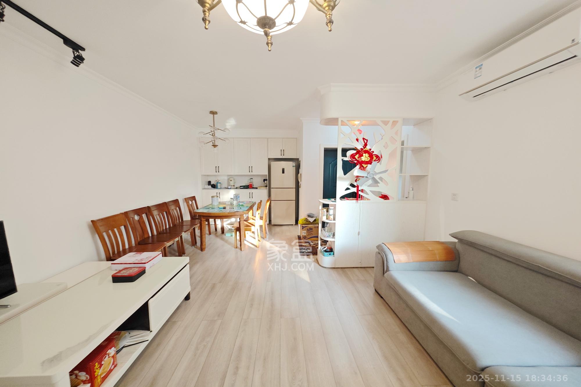 华韵07 2室2厅1卫 62.0万 华韵07 2室2厅1卫 62.0万客厅