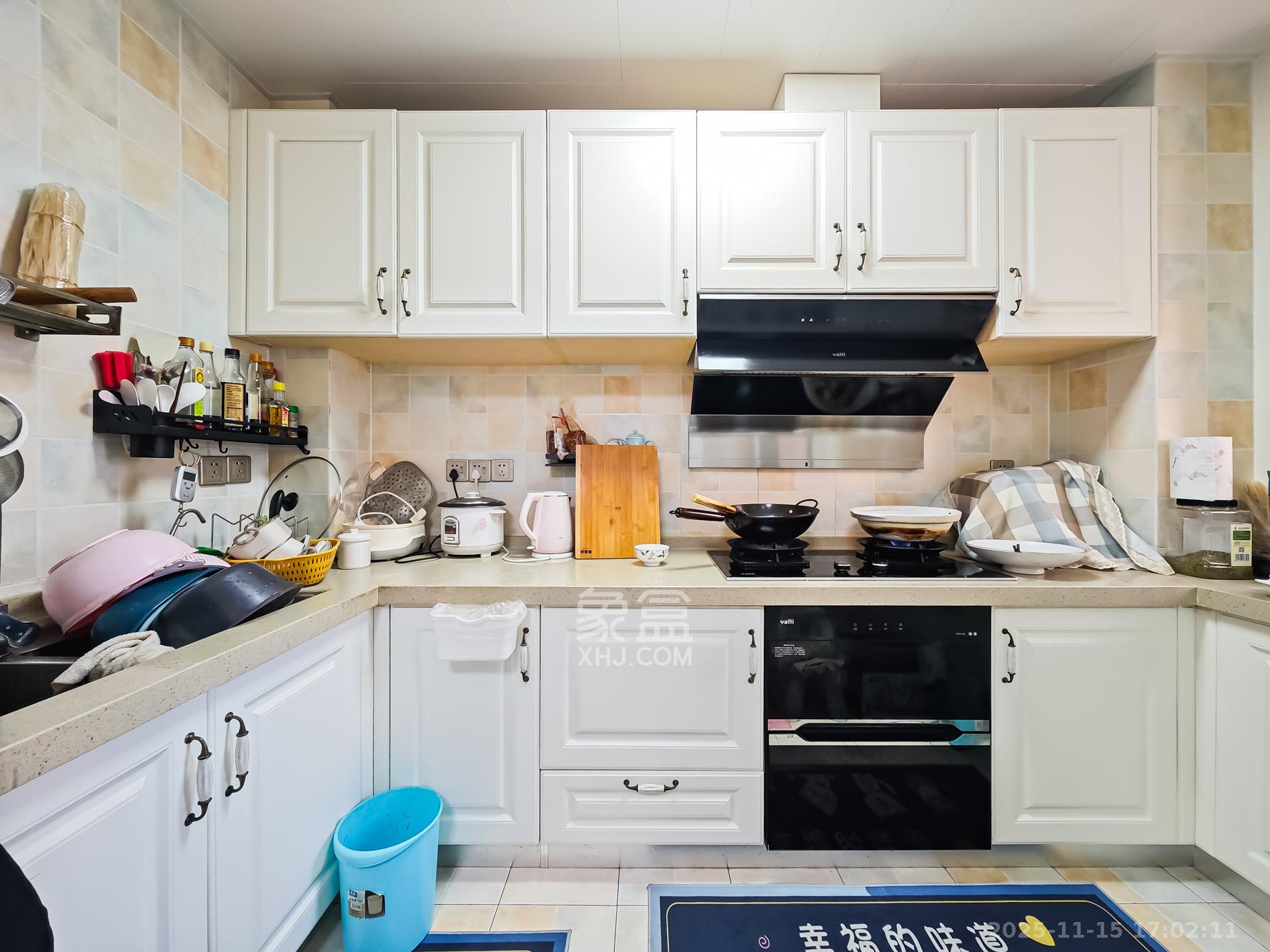 水映加州  3室2厅2卫    198.0万厨房