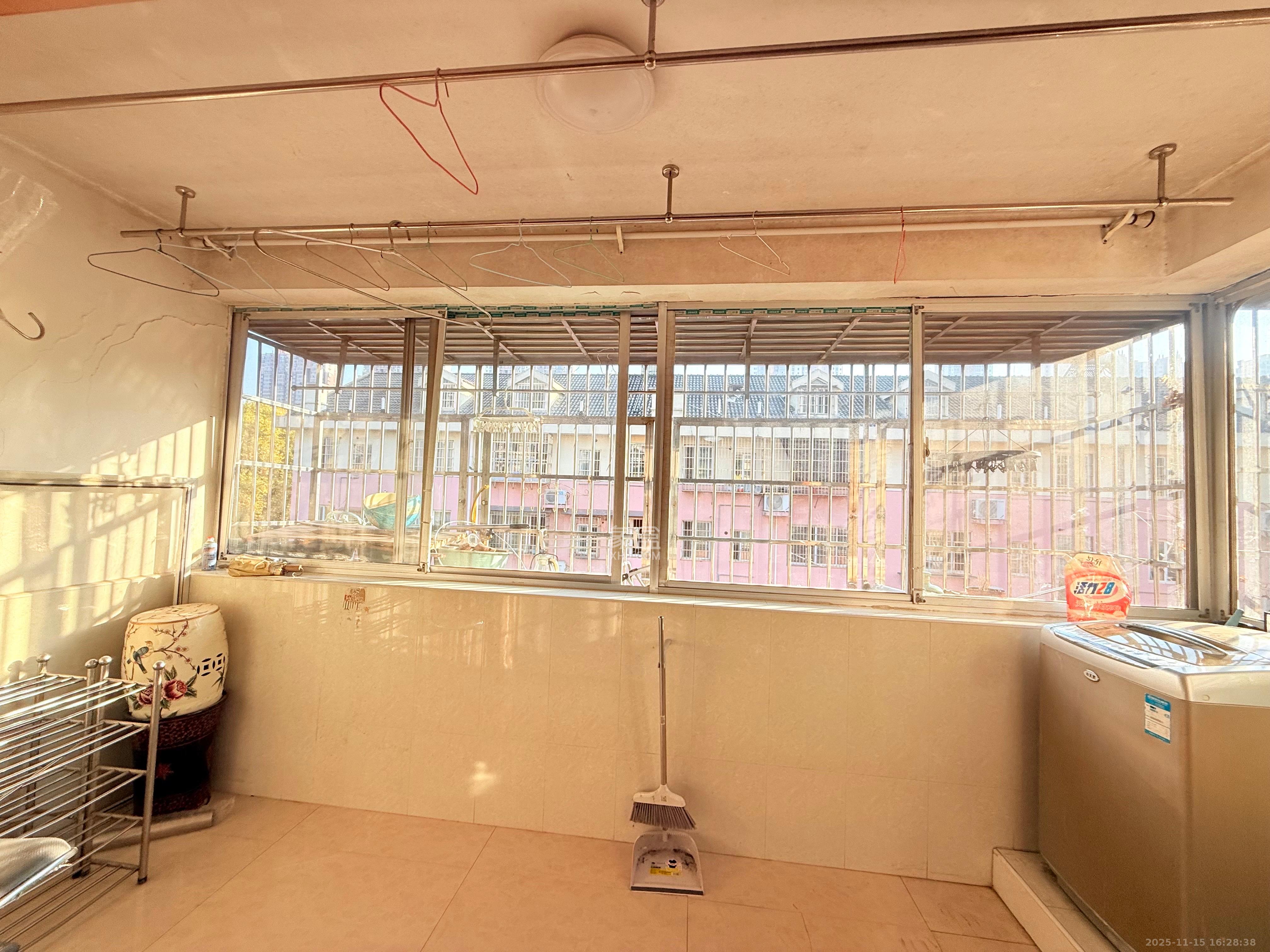 湘樟园小区（湘樟家园）  3室2厅2卫    1500.0元/月室内图