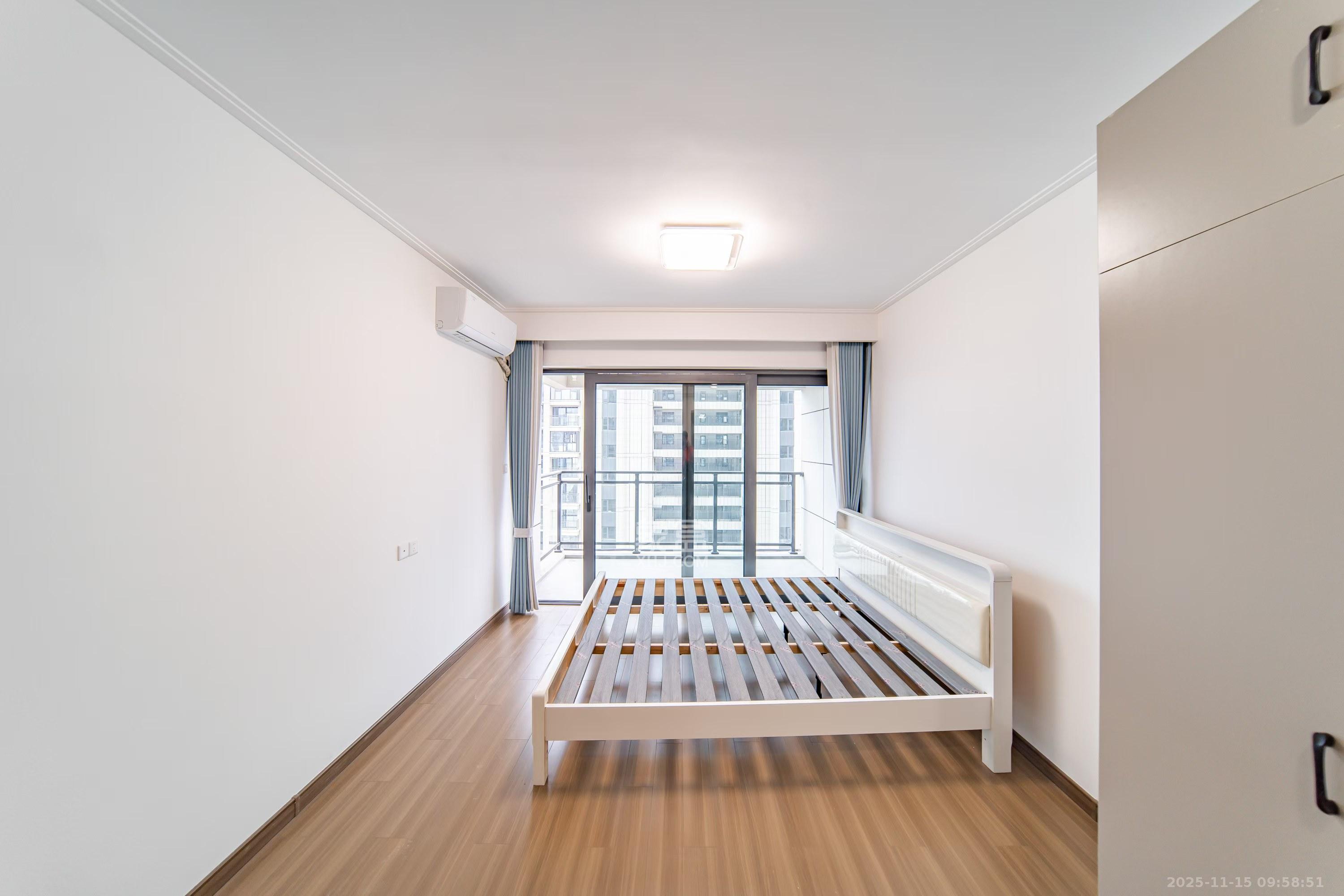 保利天汇  3室2厅2卫    3400.0元/月室内图