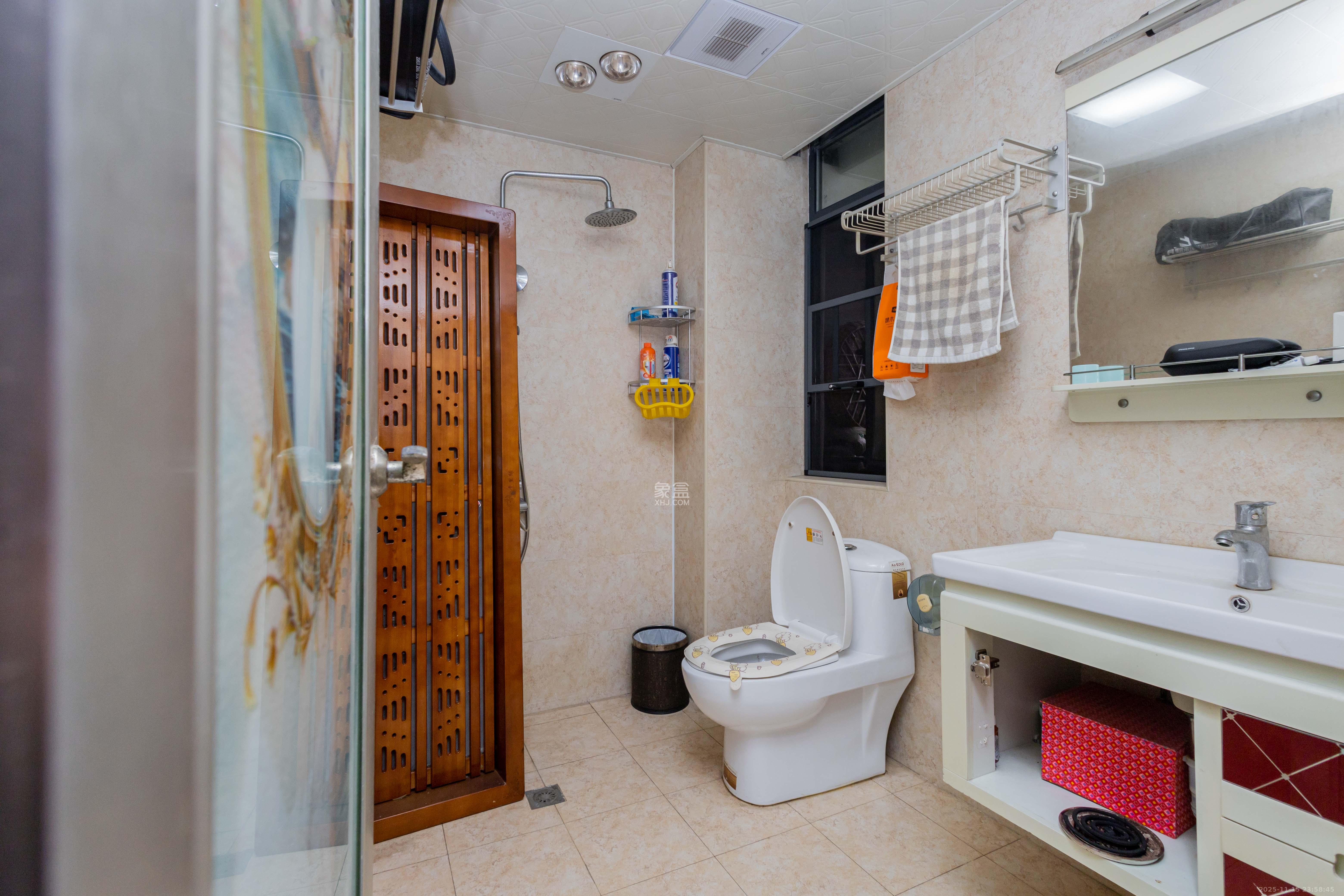 东岸城邦 3室2厅2卫 108.0万 东岸城邦 3室2厅2卫 108.0万卫生间