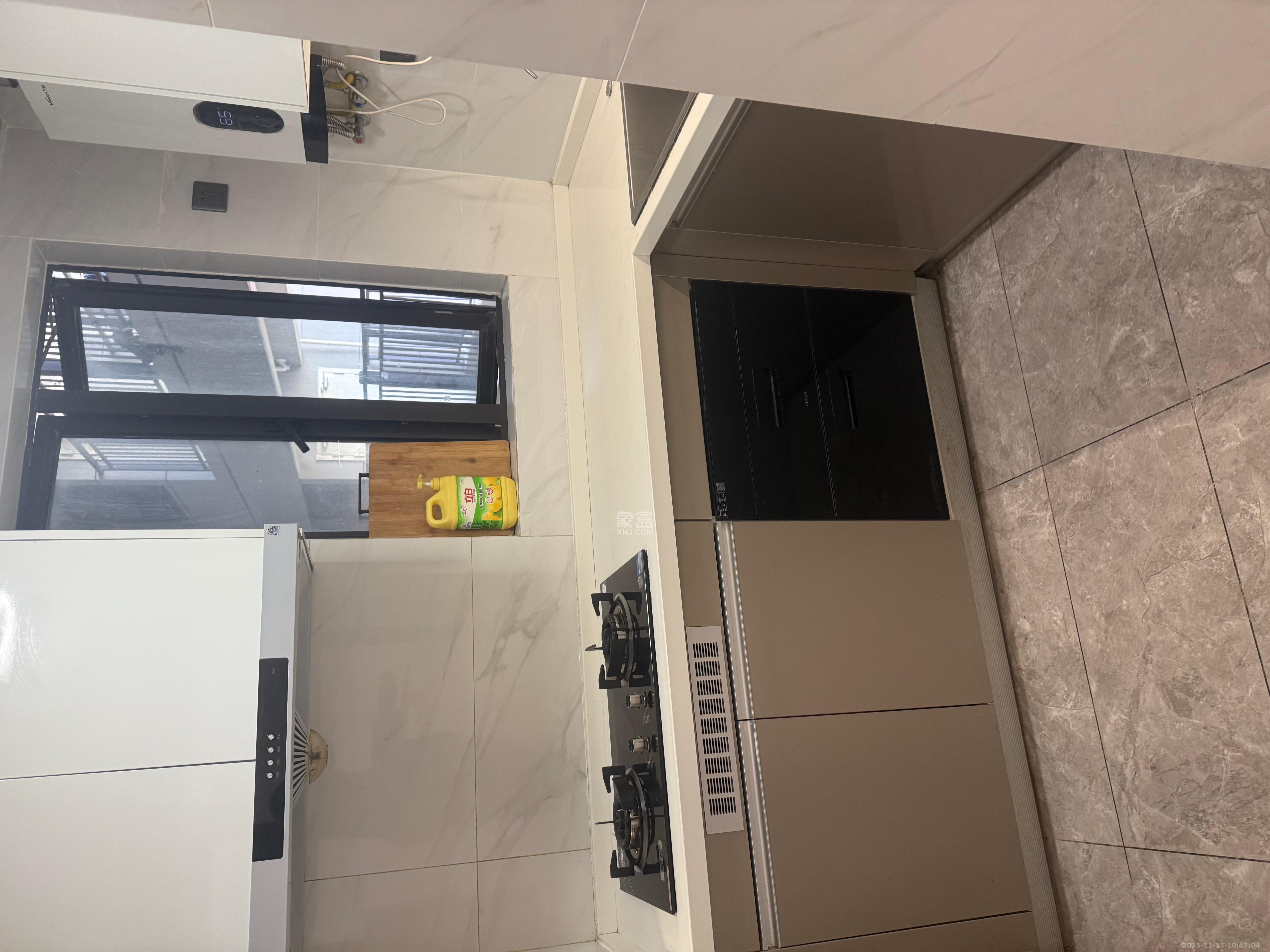 招商华发依云曦城  3室2厅2卫    2300.0元/月室内图