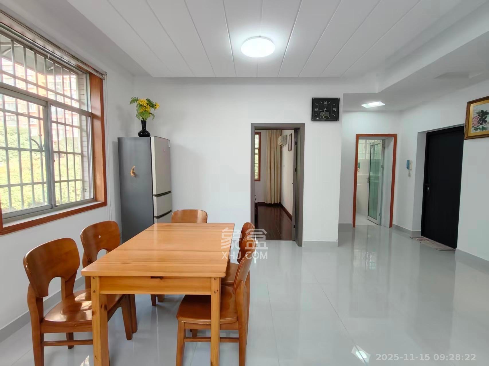 府后路安置小区(道坡小区) 2室2厅1卫 1600.0元/月 府后路安置小区(道坡小区) 2室2厅1卫 1600.0元/月室内图