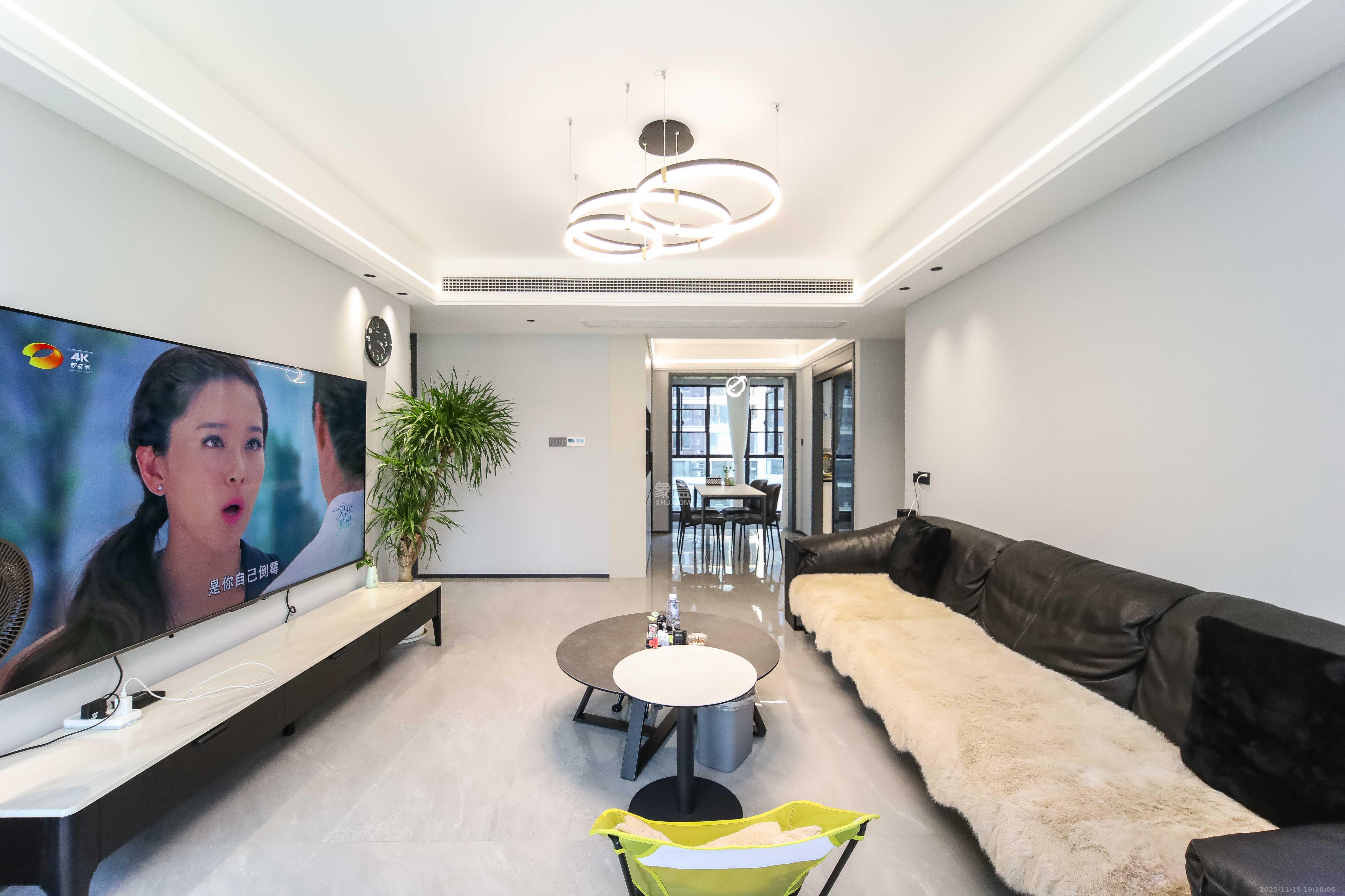 德奥悦东方  4室2厅2卫    190.0万客厅