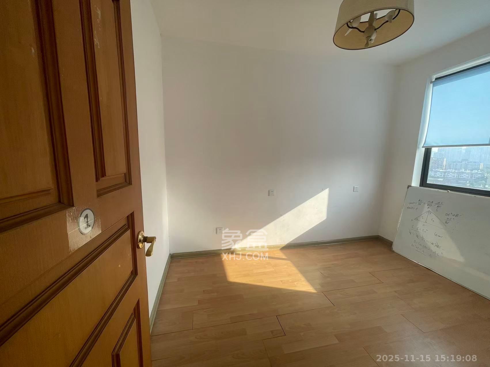 梓园大厦  4室2厅2卫    3800.0元/月室内图