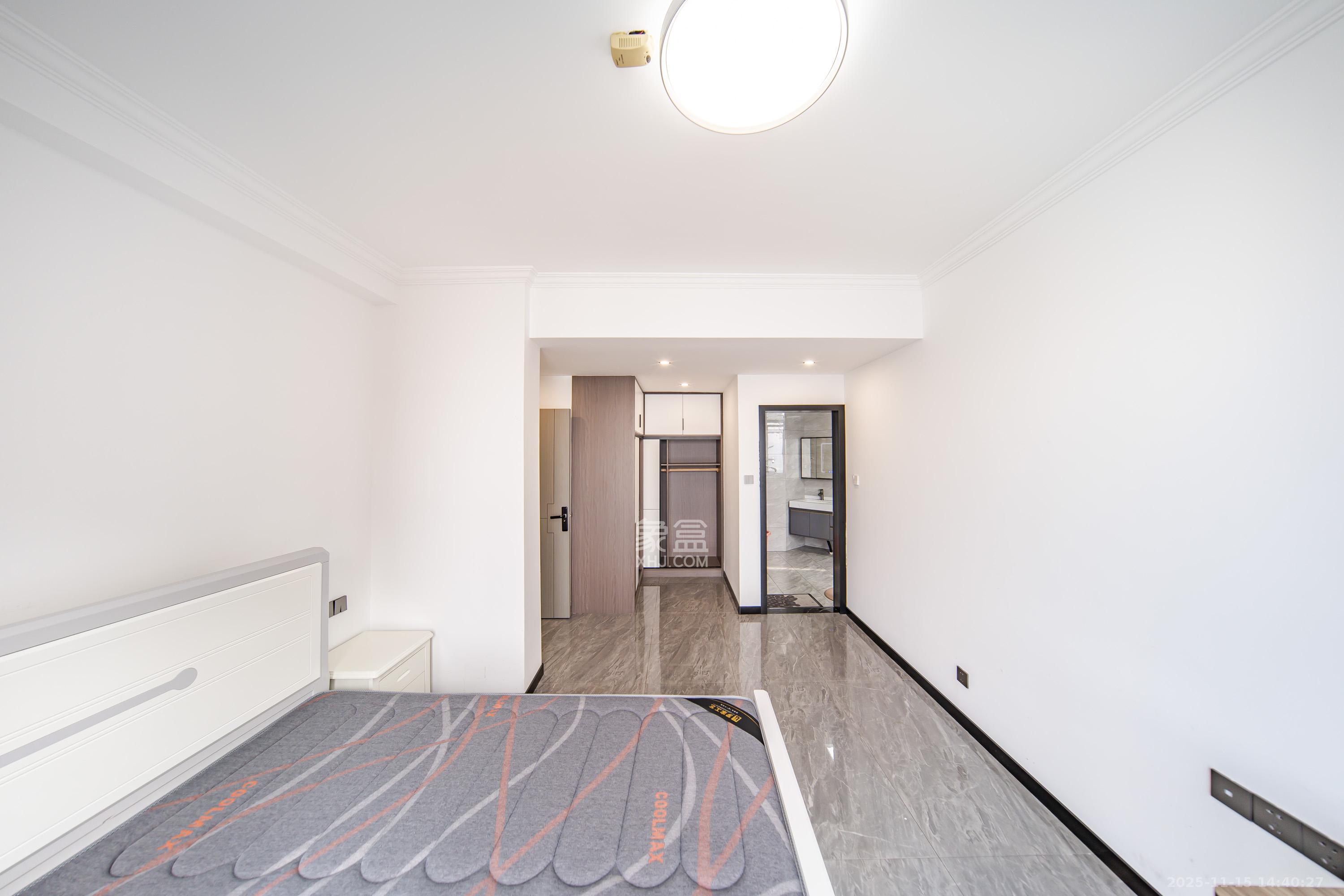 金色屋顶 5室2厅3卫 260.0万 金色屋顶 5室2厅3卫 260.0万其他