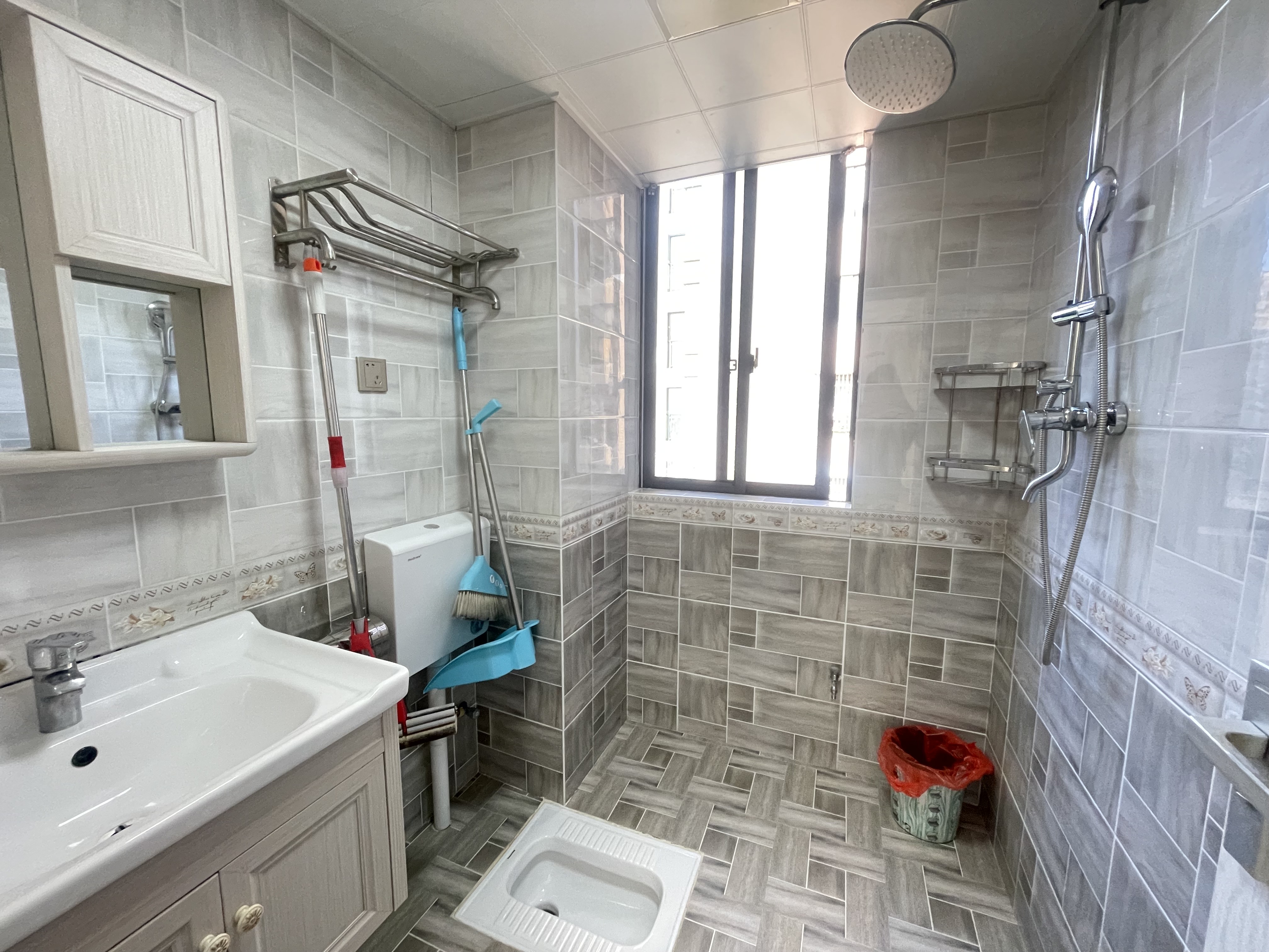 鑫成君泰 3室2厅1卫 59.8万 鑫成君泰 3室2厅1卫 59.8万卫生间