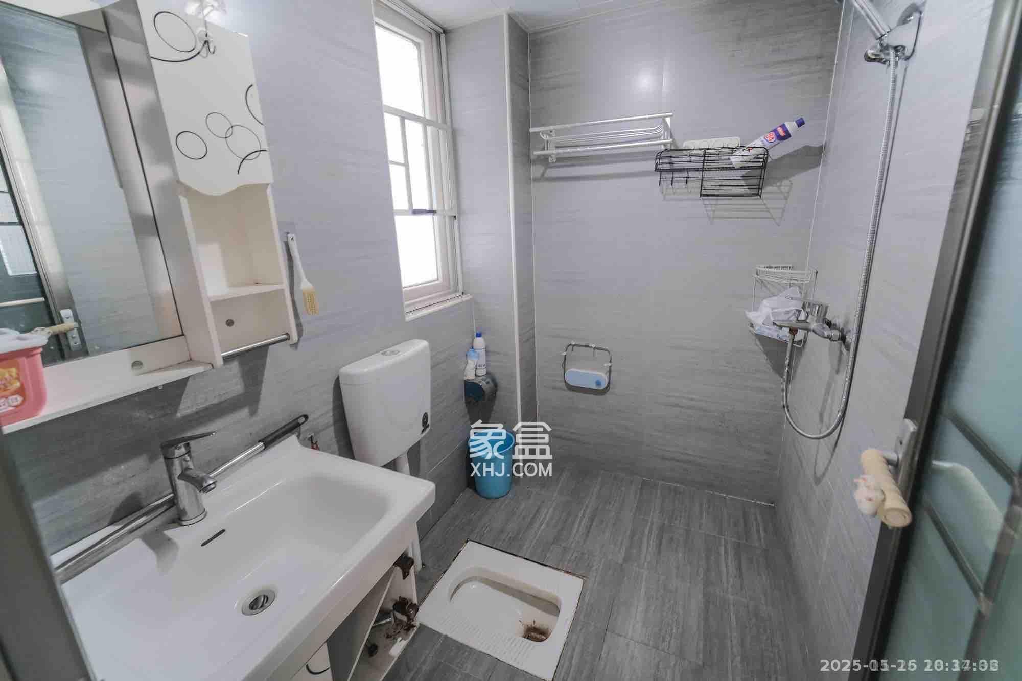 荣盛花语城 3室2厅1卫 1800.0元/月 荣盛花语城 3室2厅1卫 1800.0元/月室内图