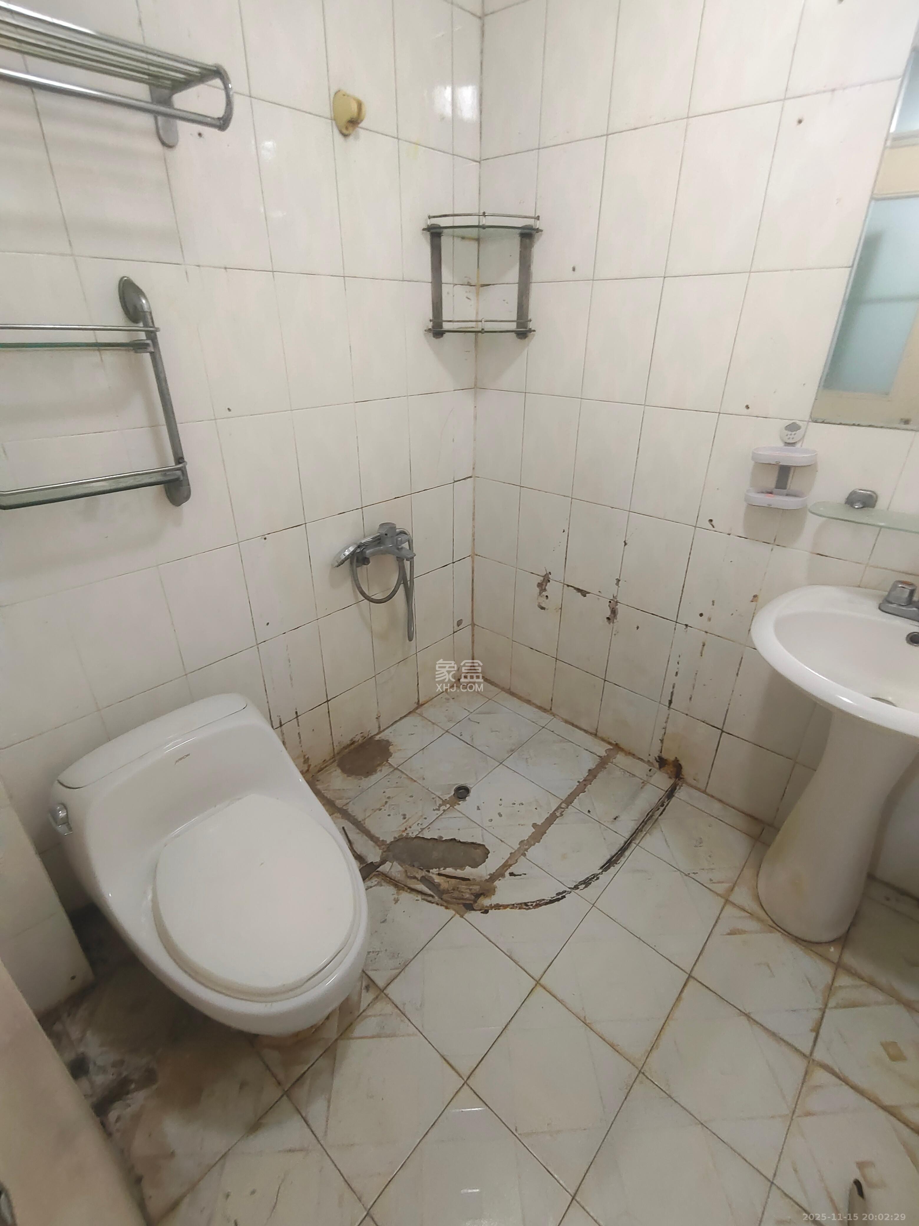 荷花园邮政物流公司单位宿舍  2室1厅1卫    1600.0元/月室内图