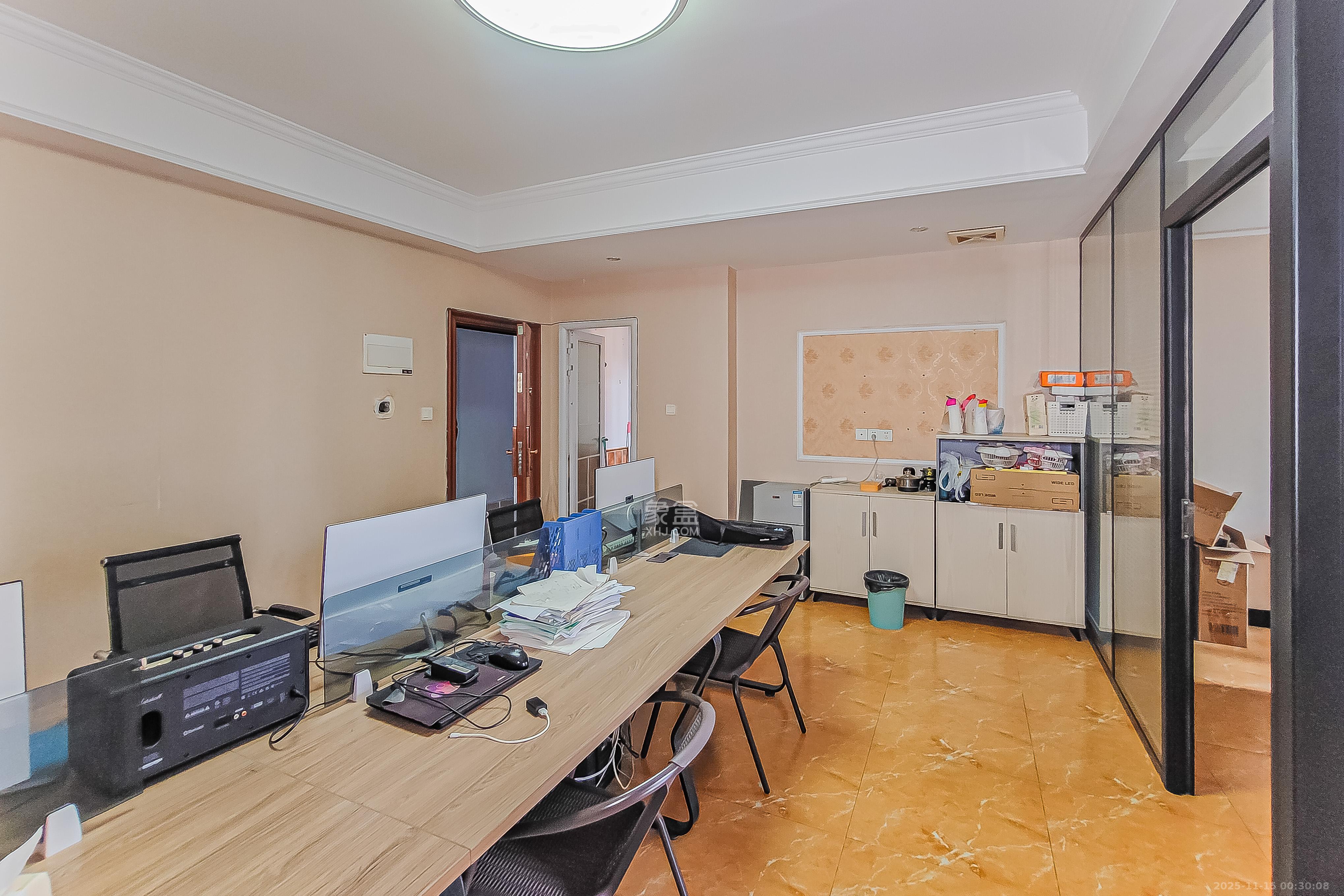 万博汇  2室1厅1卫    56.8万客厅