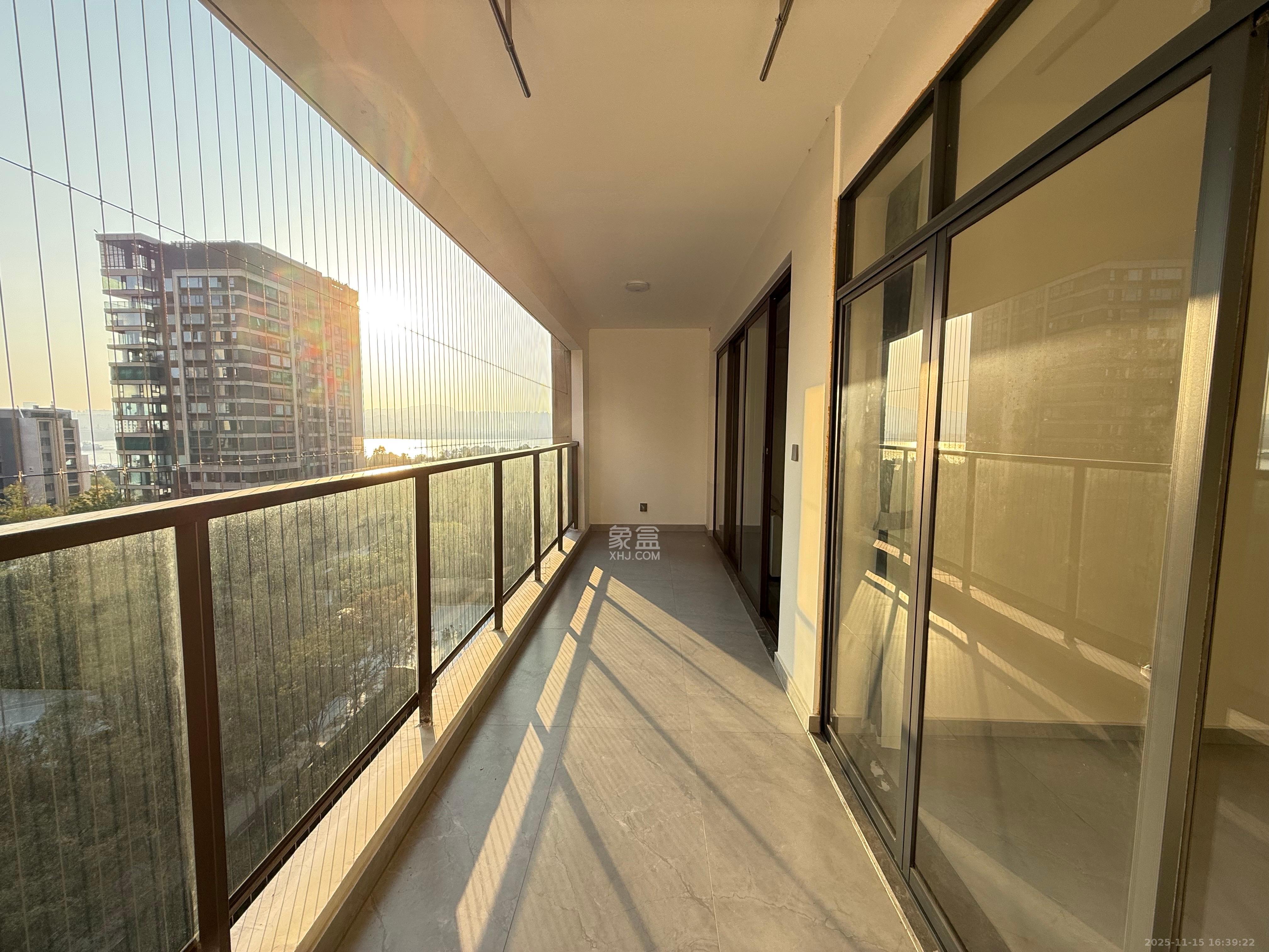 中欣楚天御府B区观澜  4室2厅3卫    6000.0元/月室内图