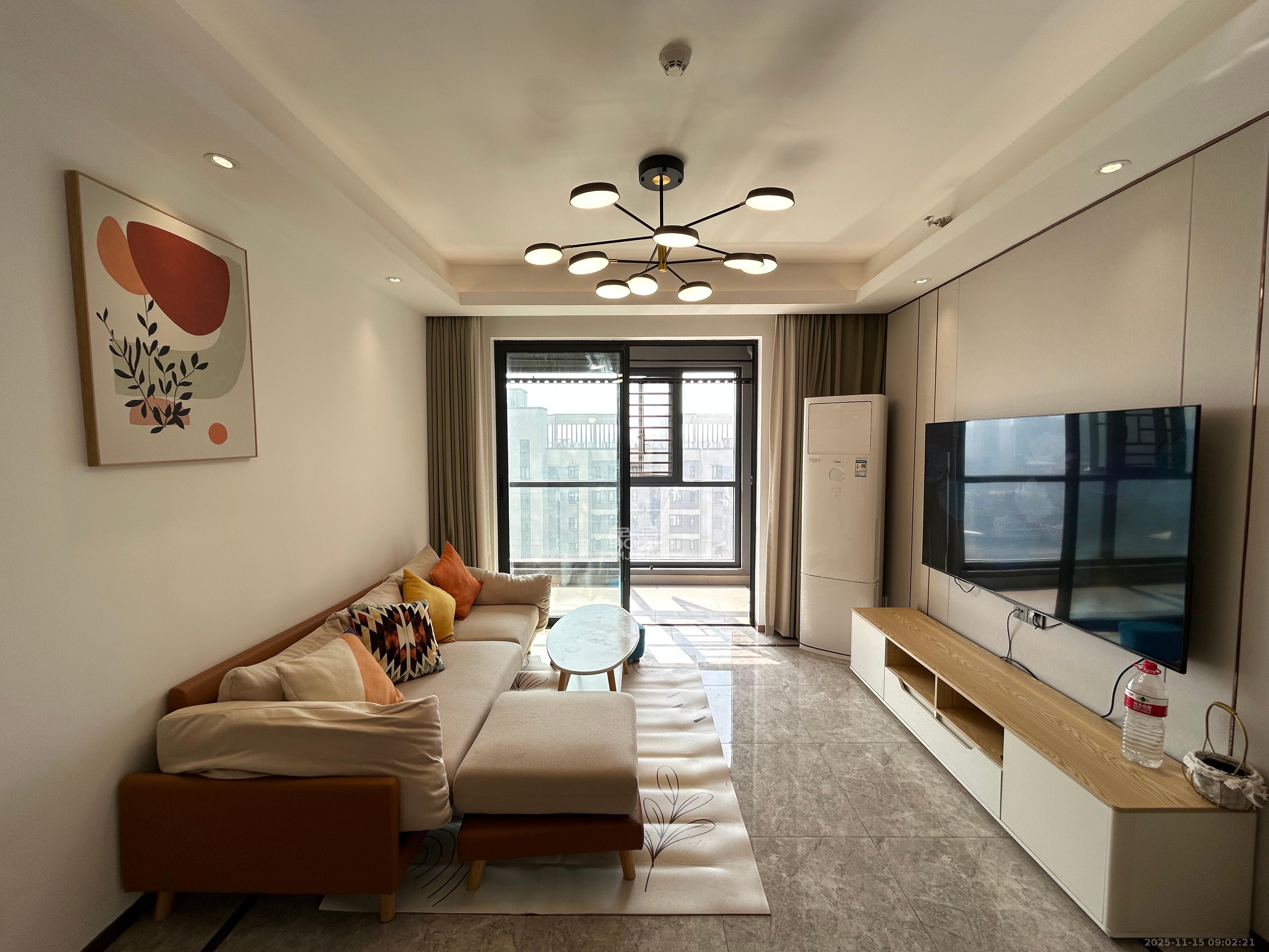 梅溪悦章  3室2厅2卫    3500.0元/月室内图