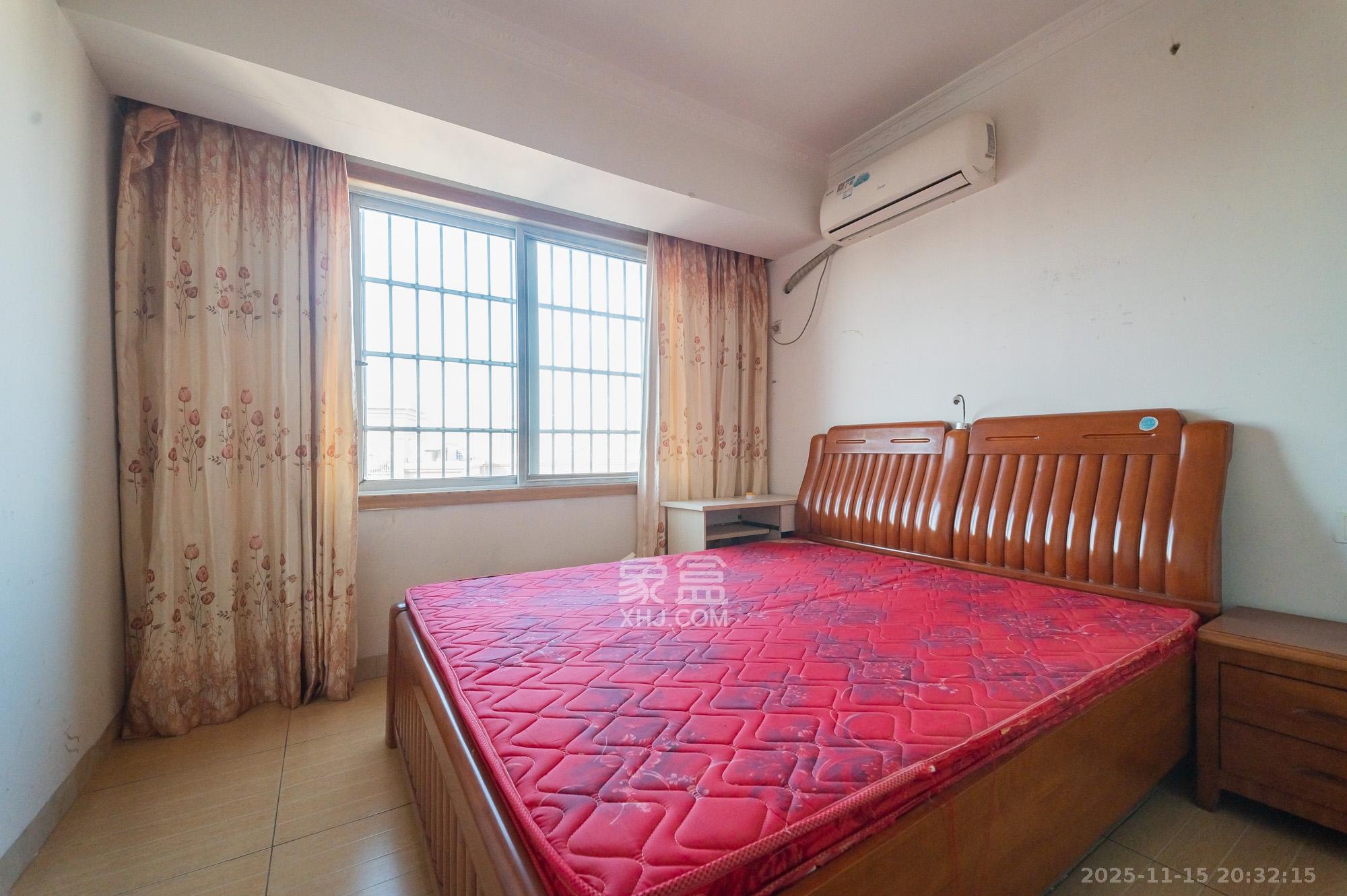 筑梦佳园  4室2厅2卫    108.8万卧室